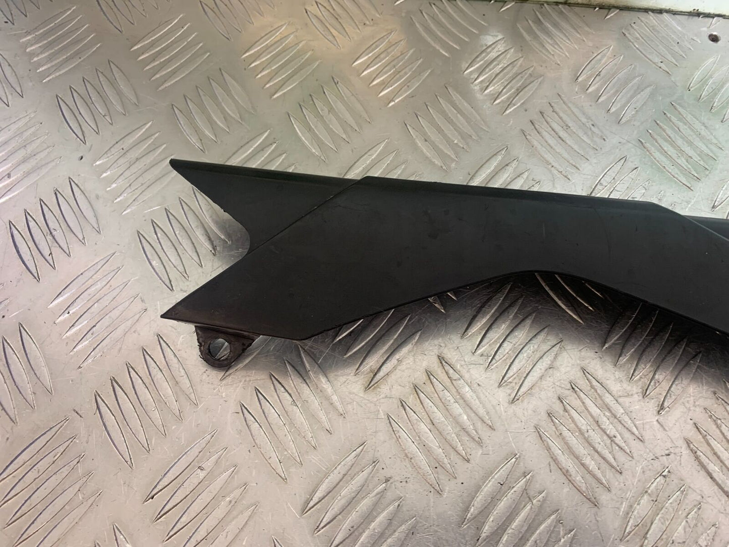 YAMAHA XJ6 XJ6-S CHAIN GUARD YEAR 2009-2015 (CMB1070)
