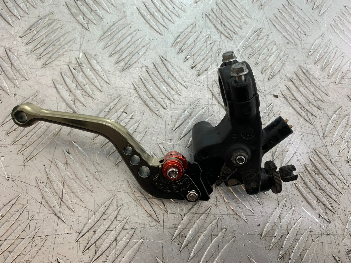 HONDA CBF500 CBF 500 CLUTCH LEVER AND BRACKET YEAR 2004-2008 (CMB1294)