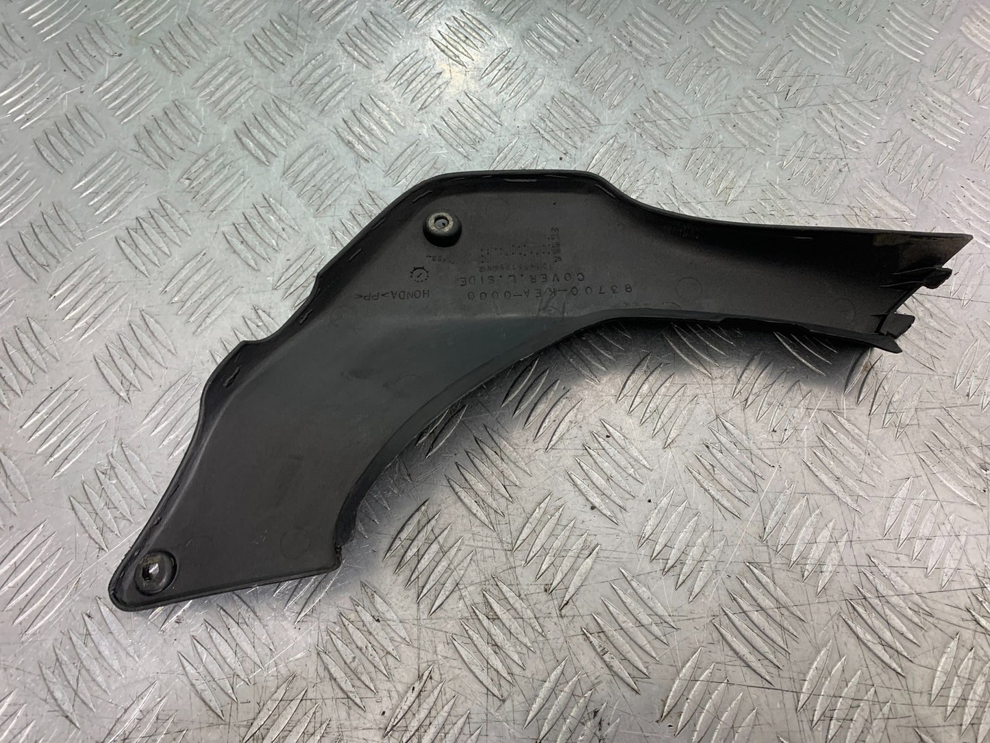 HONDA CB600 CB 600 HORNET LEFT SEAT PANEL YEAR 1998-2002 (CMB1297)