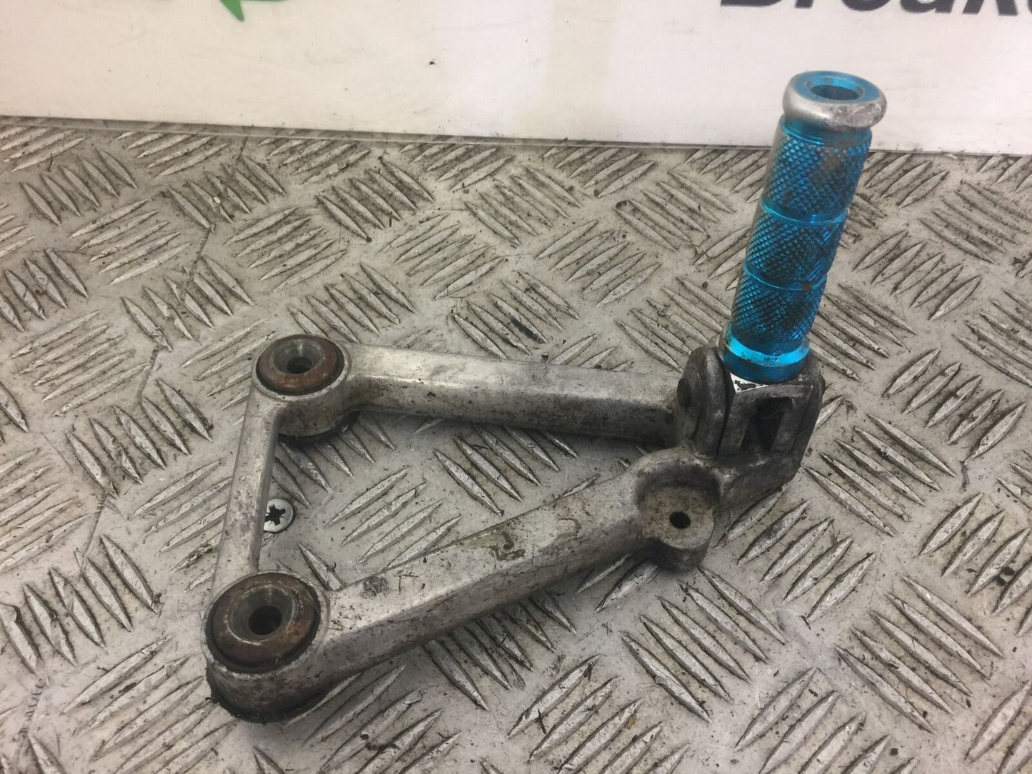 DERBI GPR50 GPR 50 FRONT LEFT HANGER YEAR 2000