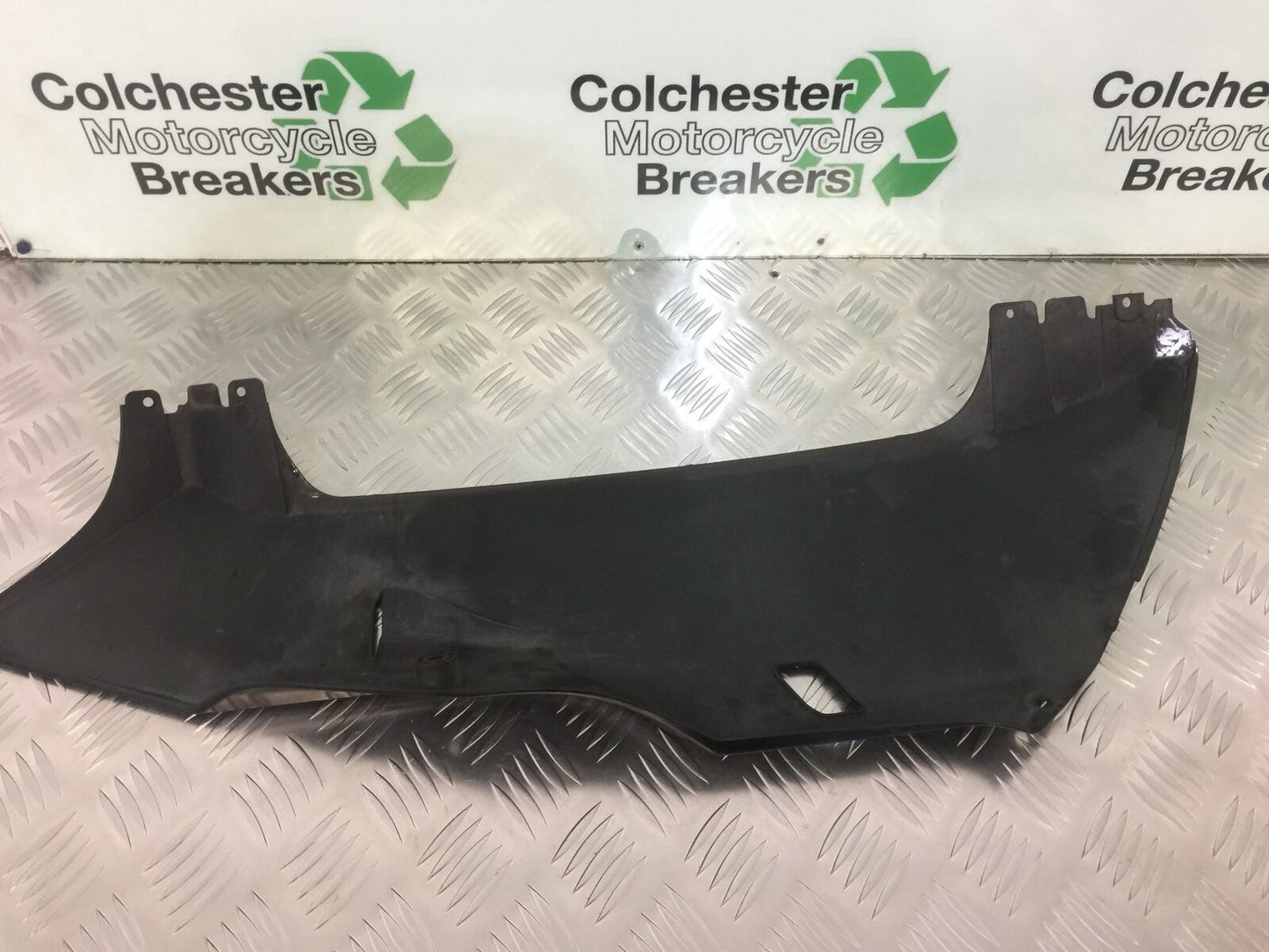 HONDA CBR600 RR RIGHT BELLYPAN YEAR 2005-2006 (STOCK 933)