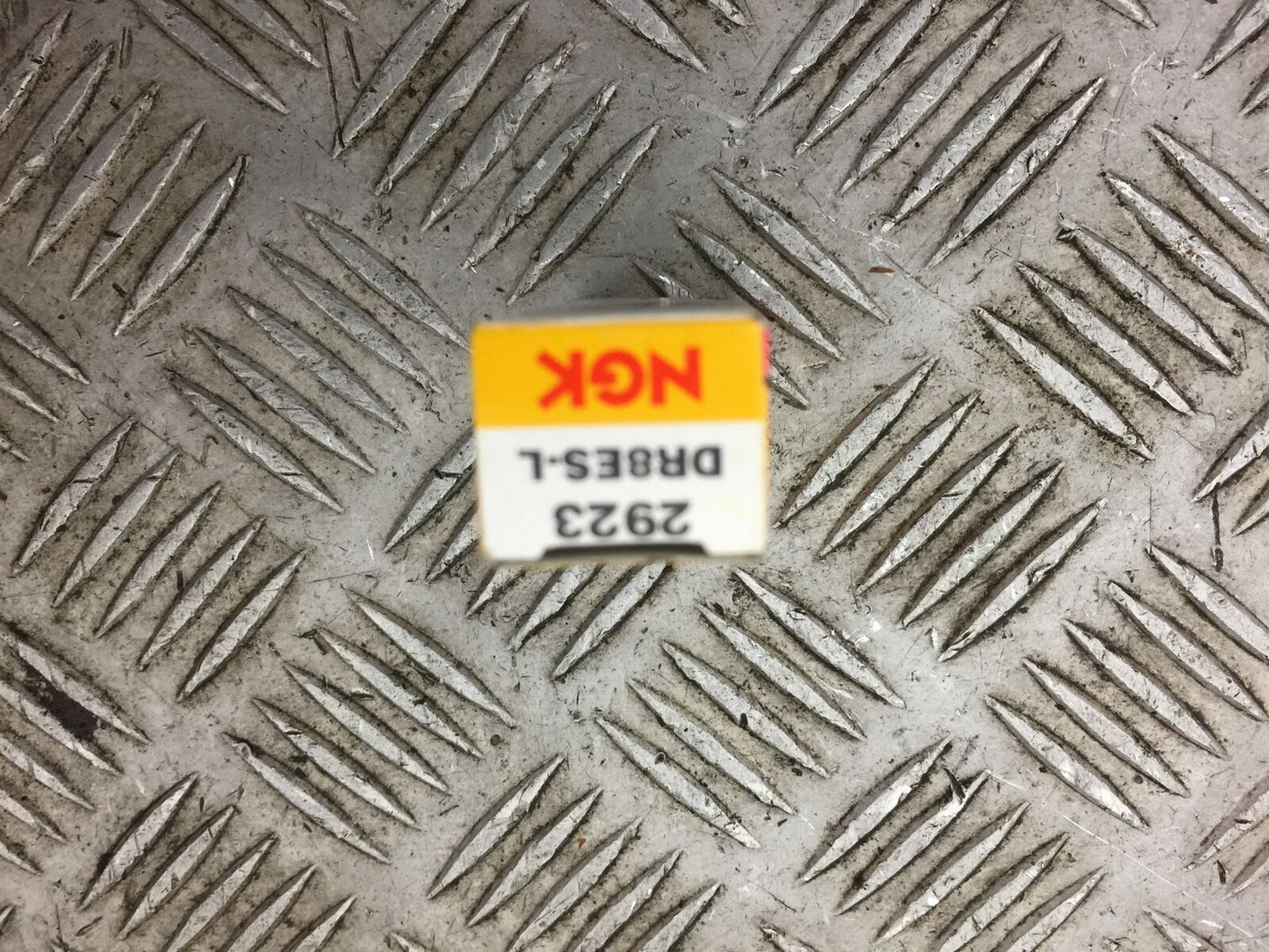 GENUINE NGK DR8ES-L SPARK PLUG