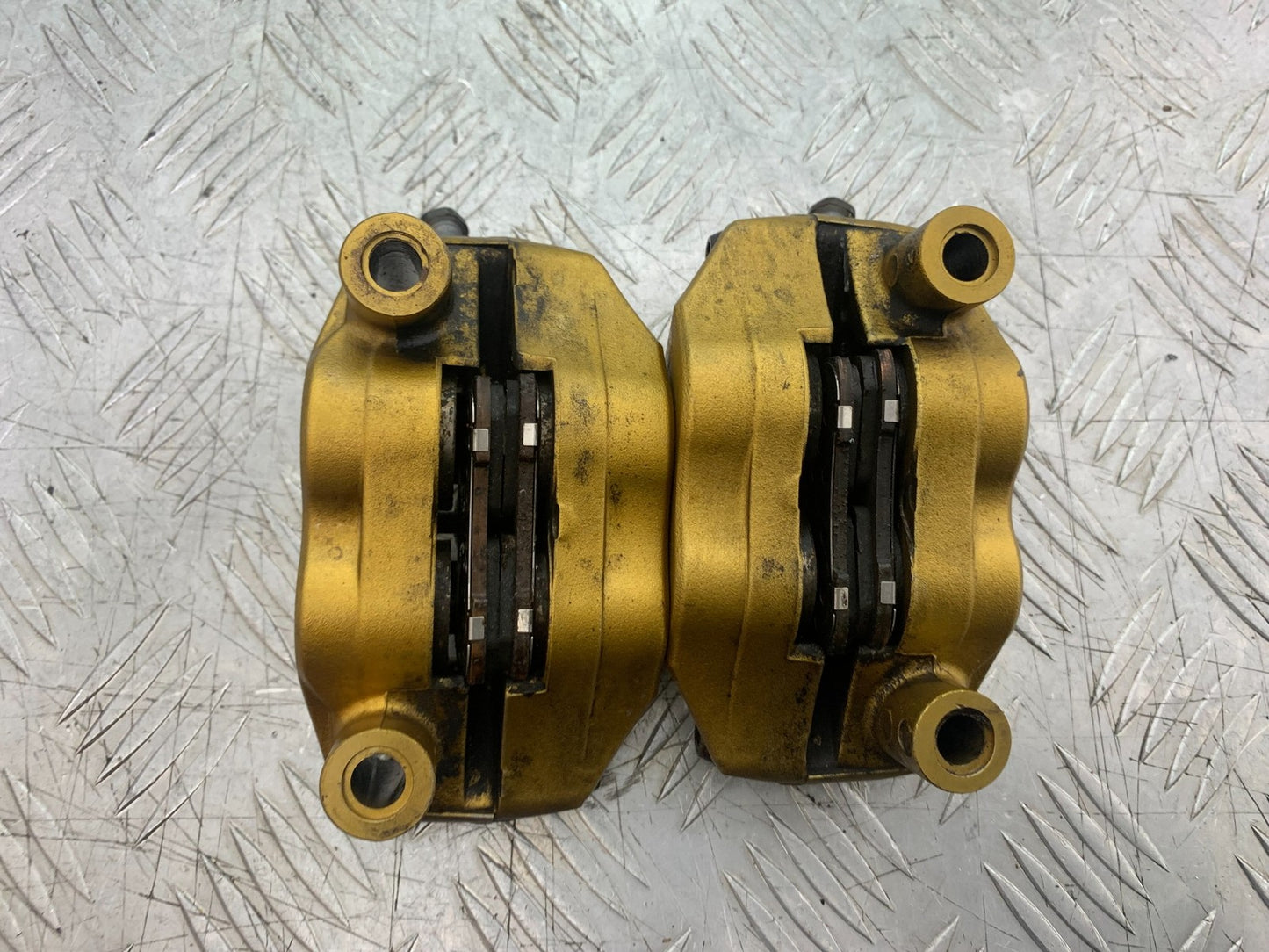 TRIUMPH 675 STREET TRIPLE R FRONT BRAKE CALIPERS YEAR 2013 - 2016 (CMB1221)