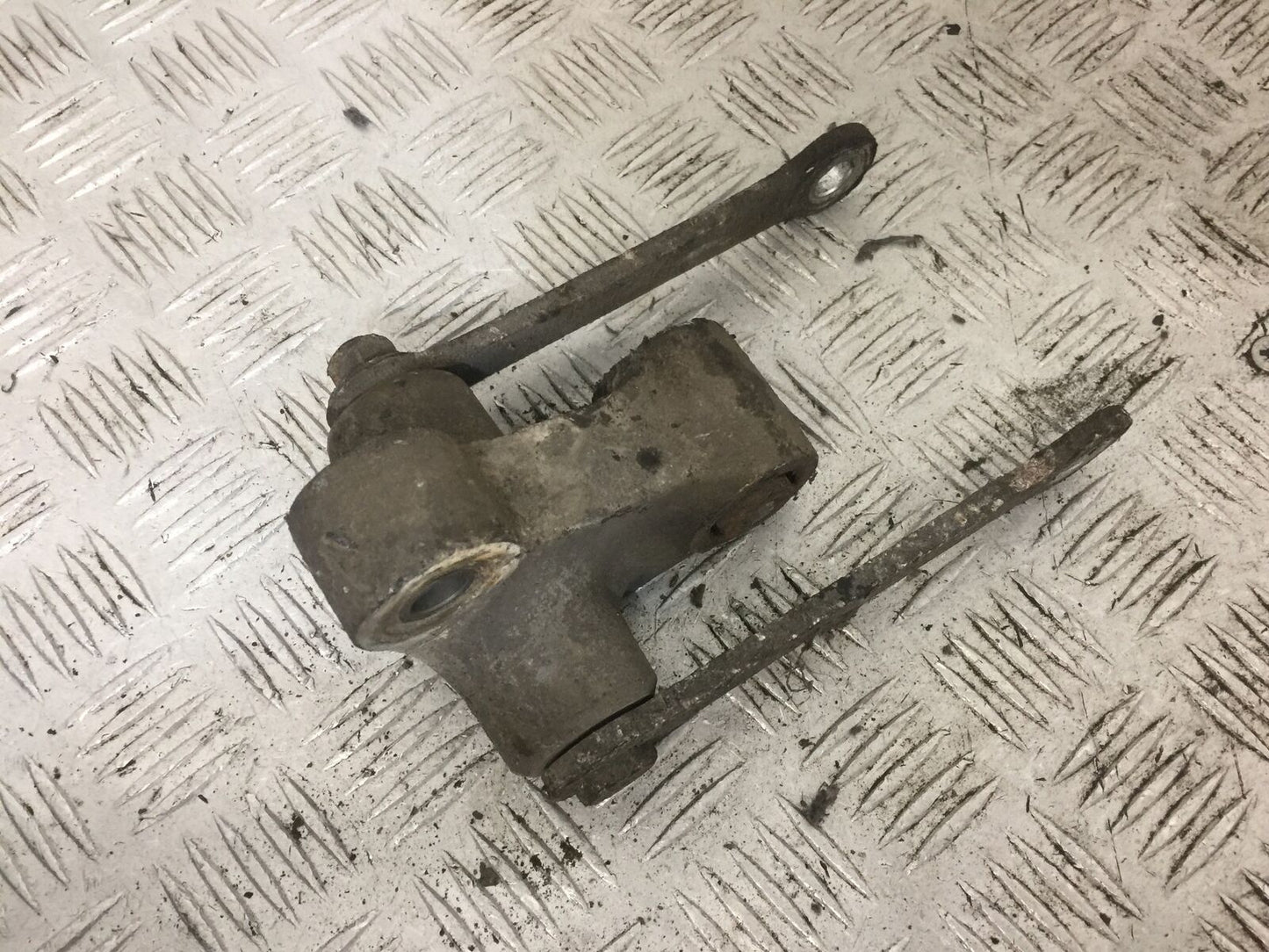 YAMAHA XVS950 XVS 950 MIDNIGHT STAR SHOCK LINKAGE YEAR 2009-2015 (STOCK 800)