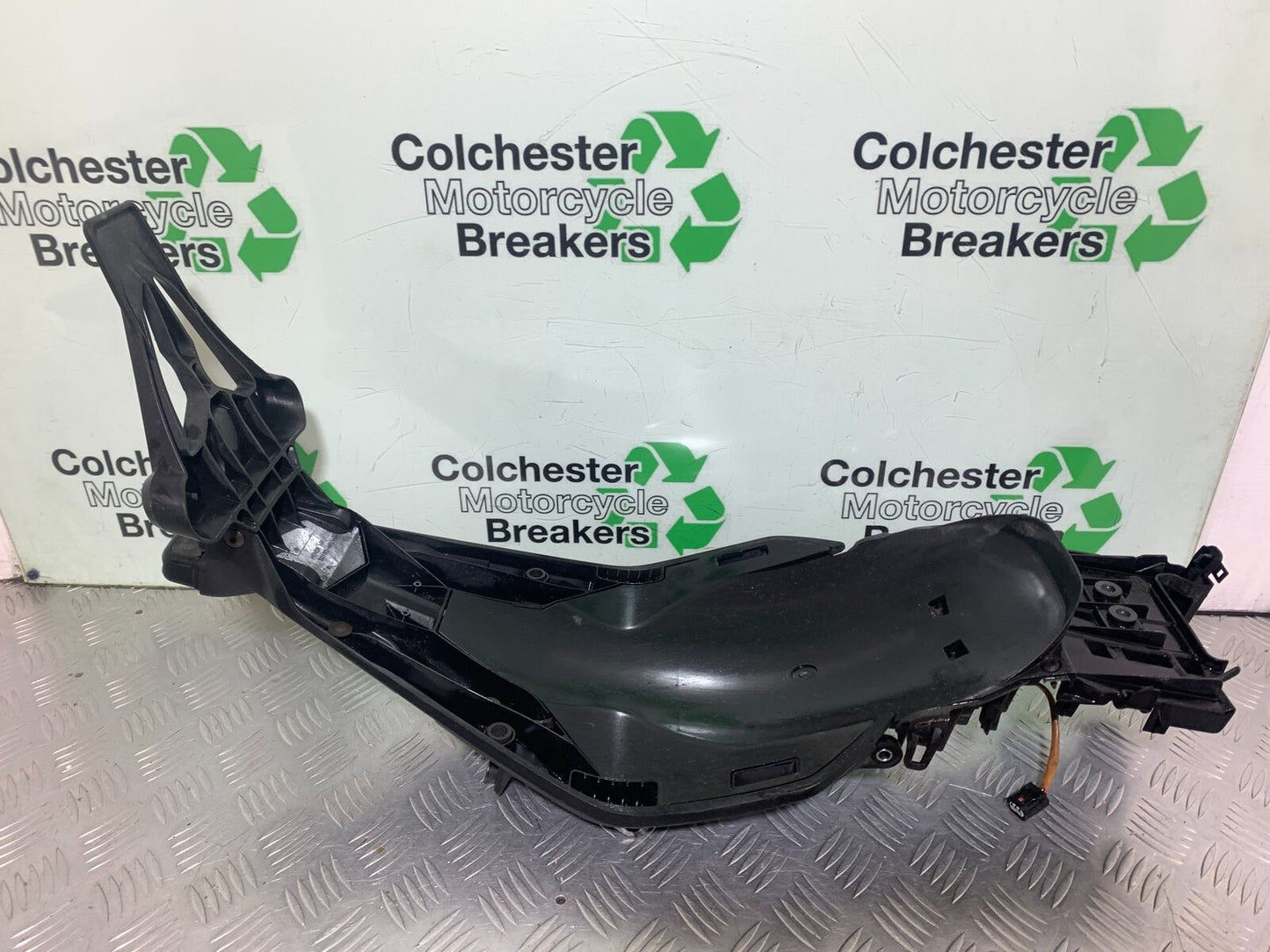 HONDA VFR1200 VFR 1200 FA UNDERTRAY YEAR 2010-11 CMB1088)