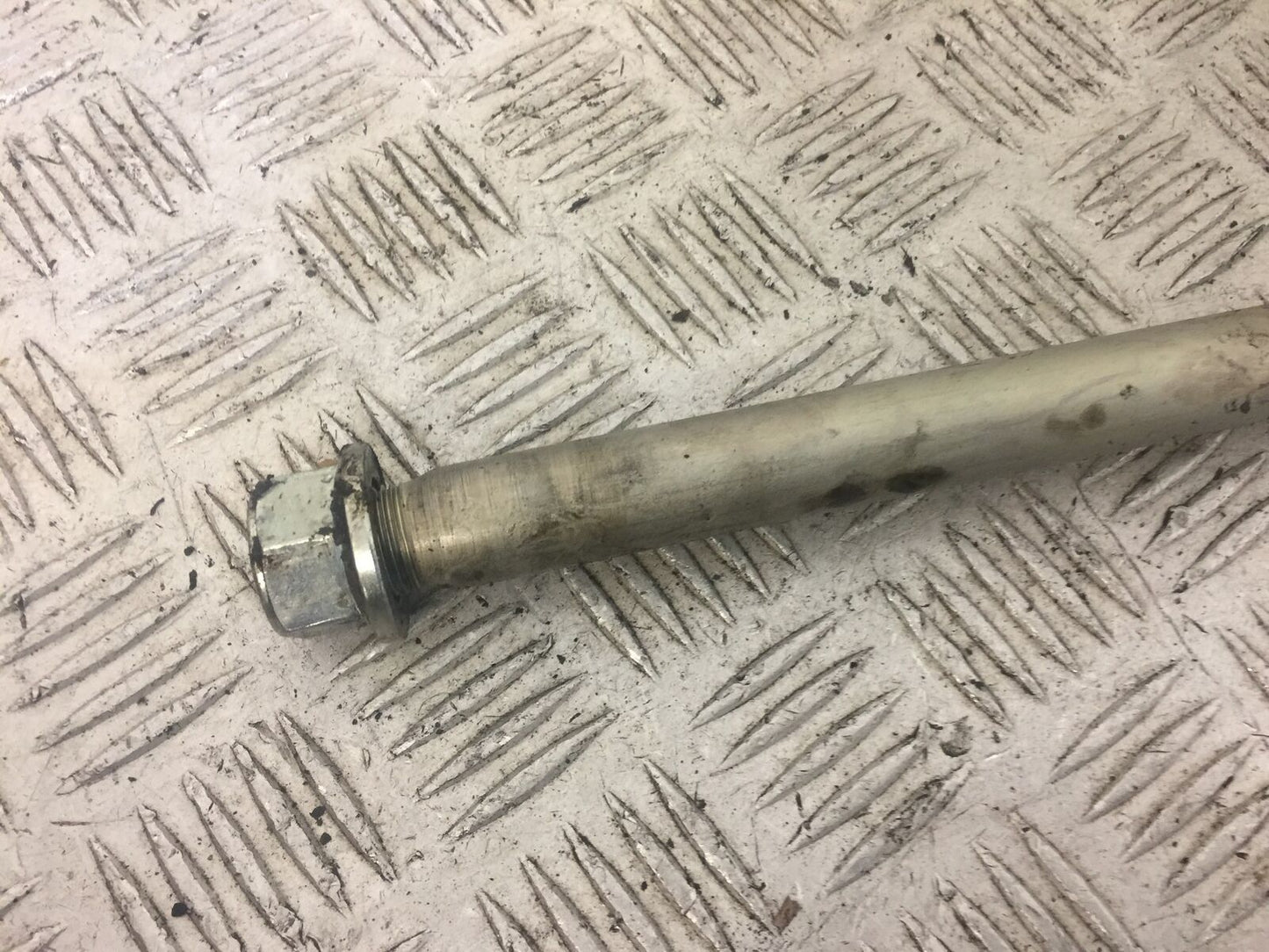 SUZUKI DL 650 V-STROM SWINGARM SPINDLE YEAR 2017 (STOCK 638)