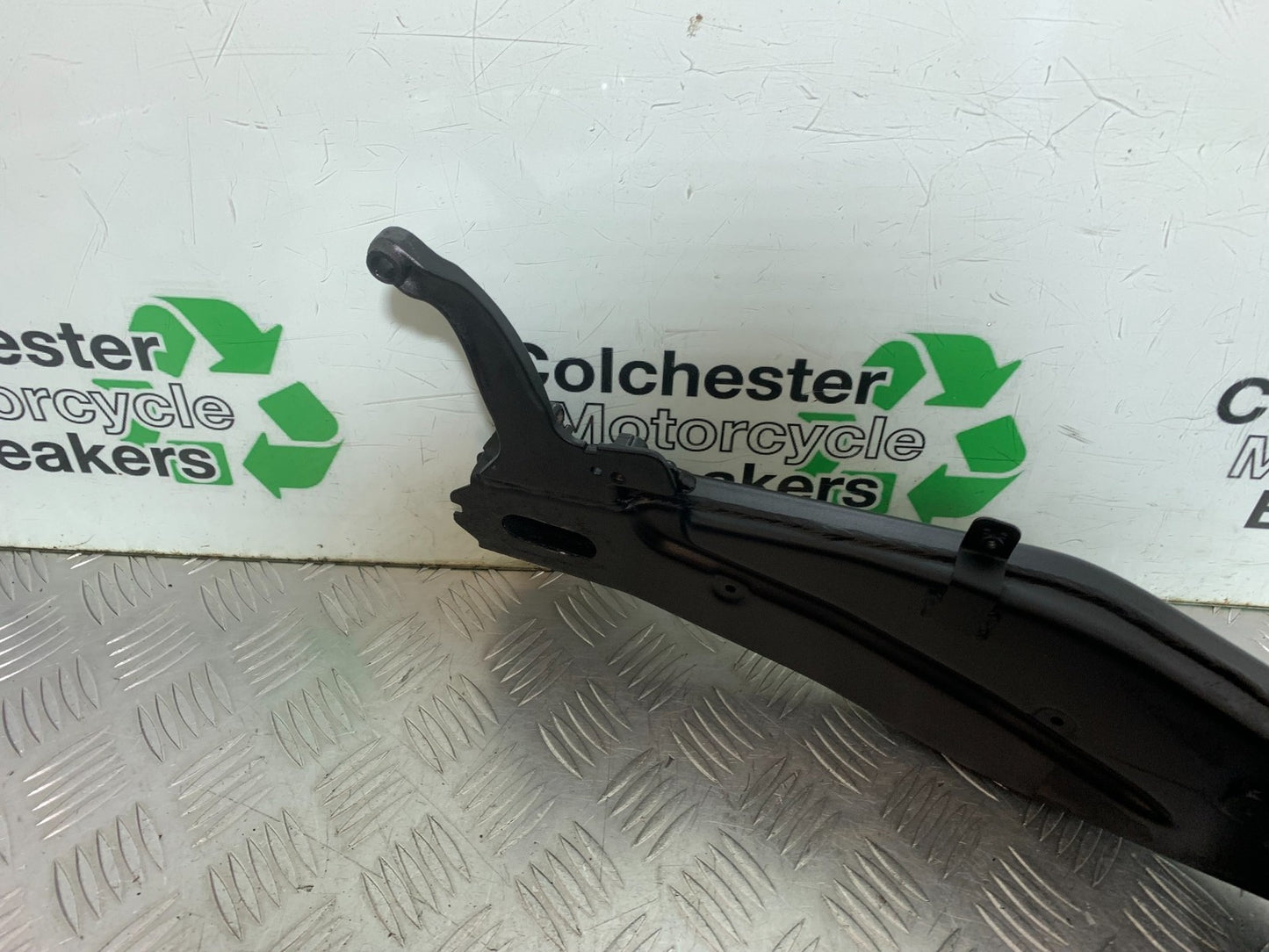 TRIUMPH TRIDENT 660 SWINGARM YEAR 2021-2024 (CMB1295)