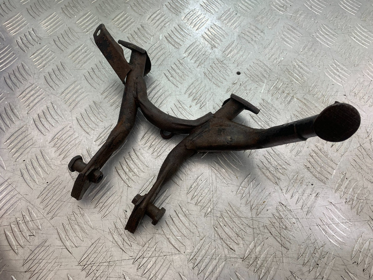 YAMAHA FZS600 FAZER 600 CENTER STAND YEAR 1998-2001 (CMB1267)