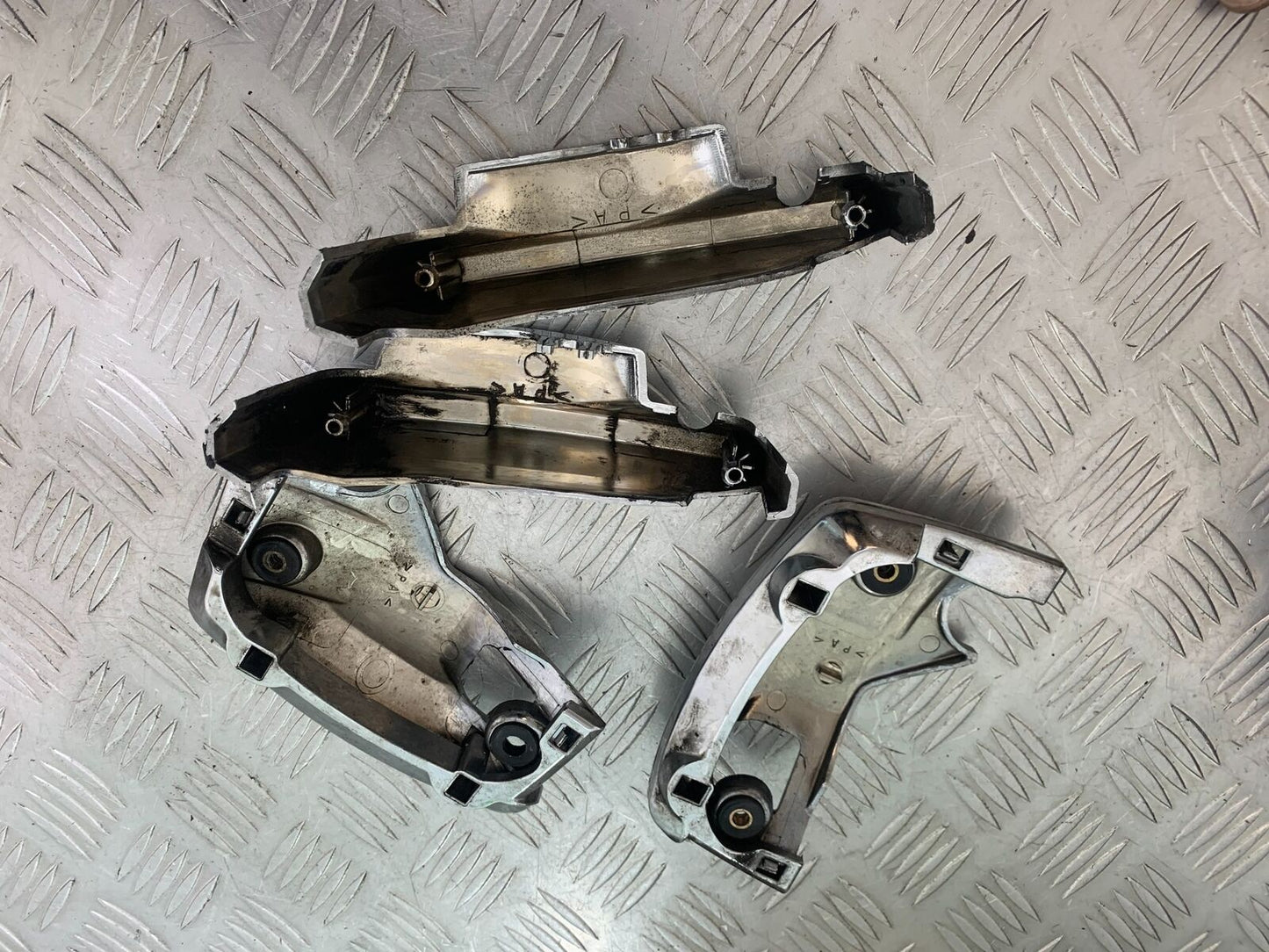 YAMAHA XVS 1100 DRAGSTAR ENGINE COVERS YEAR 2000-2007 (CMB1108)
