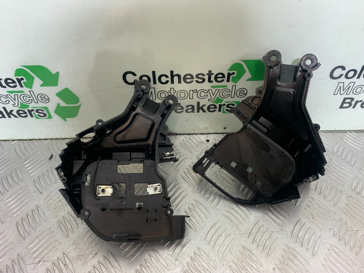 APRILIA TUONO 1000 V4 FAIRING BRACKET YEAR 2013-2014 (CMB1239)