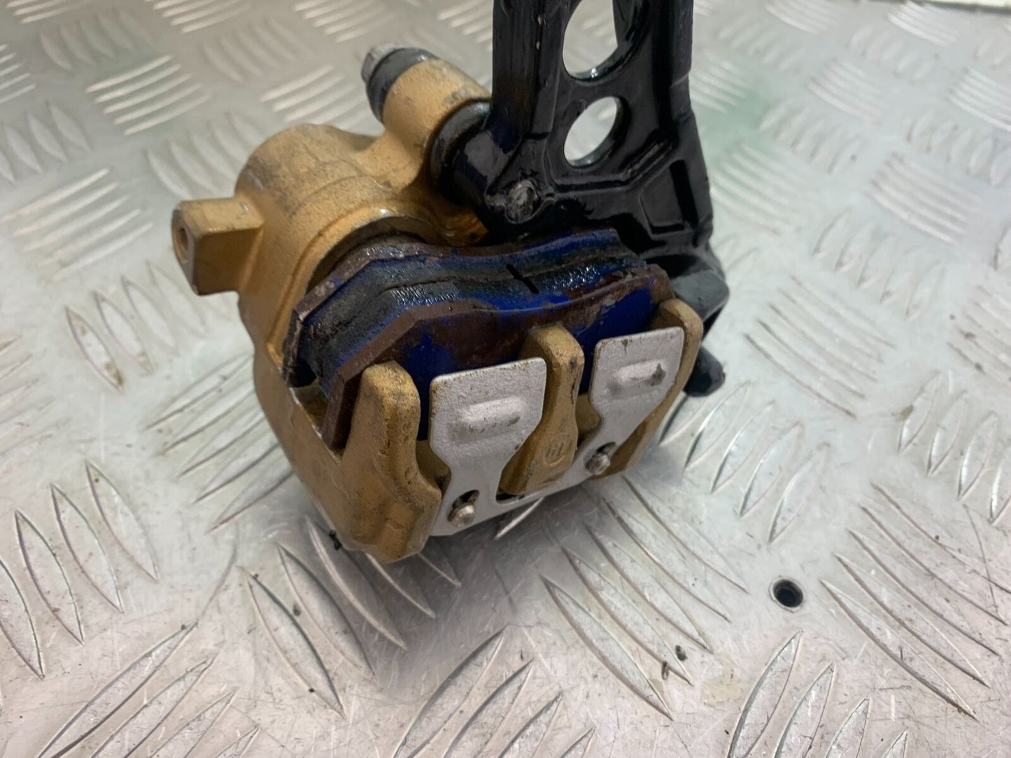HONDA VFR400 VFR 400 NC21 REAR BRAKE CALIPER YEAR 1986-87 (CMB1043)