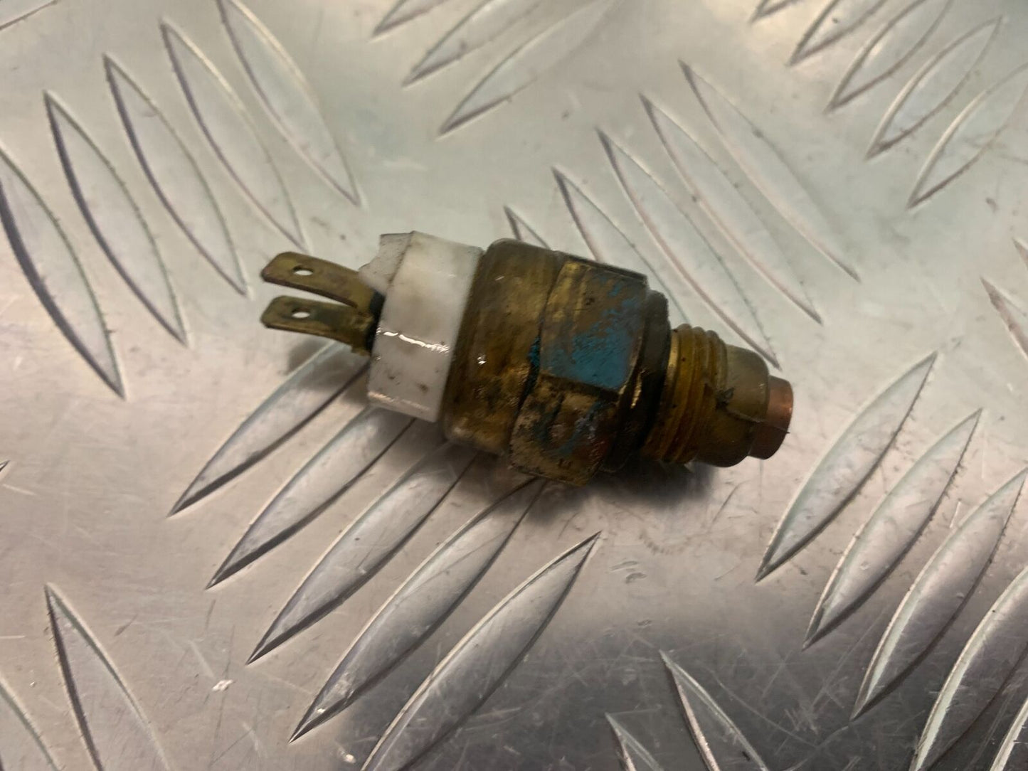 KAWASAKI ZX6R ZX6 J FAN SWITCH YEAR 2000 (STOCK 947)