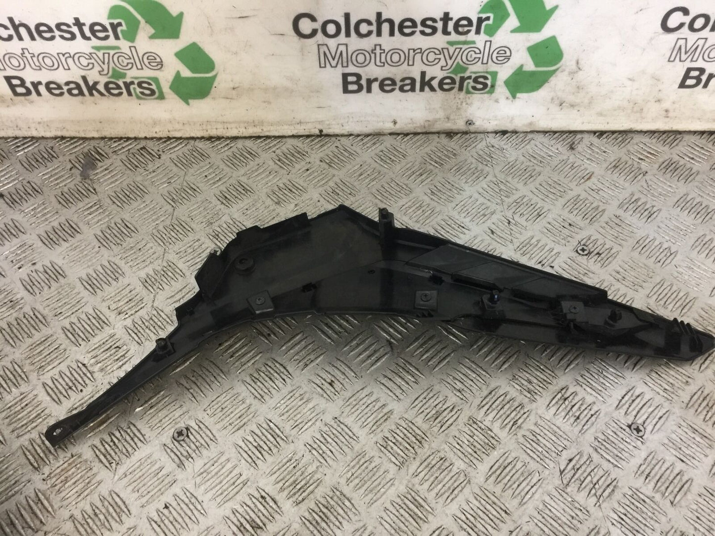 HONDA CBR500R CBR 500 R RIGHT SEAT PANEL 2016-18 (STOCK 742)