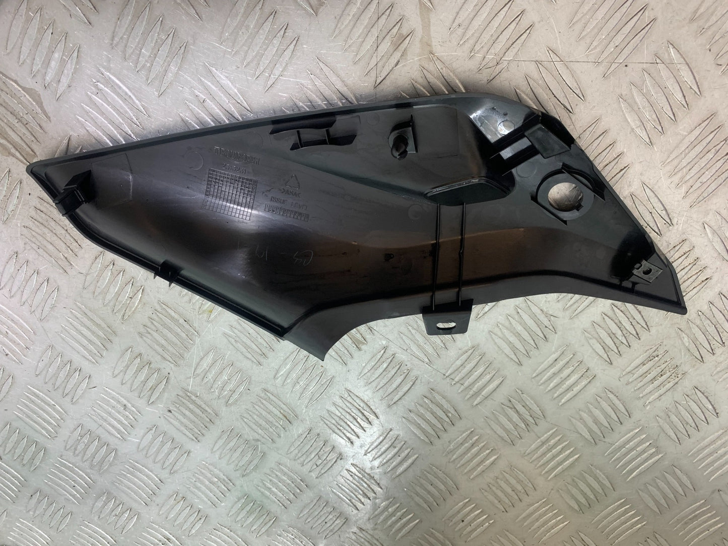TRIUMPH TRIDENT 660 SIDE PANEL YEAR 2021-2024 (CMB1148)