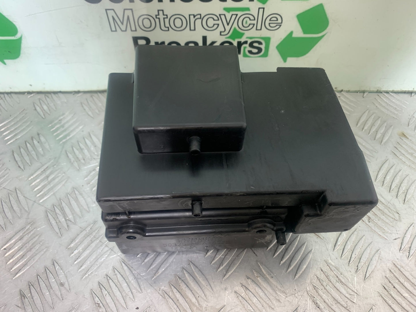 HONDA VTX1300 S-6 BATTERY BOX YEAR 2004-09 (CMB1159)