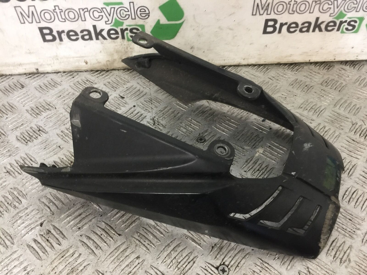 TRIUMPH 675 DAYTONA SILENCER COVER YEAR 2006-2008 (STOCK 789)