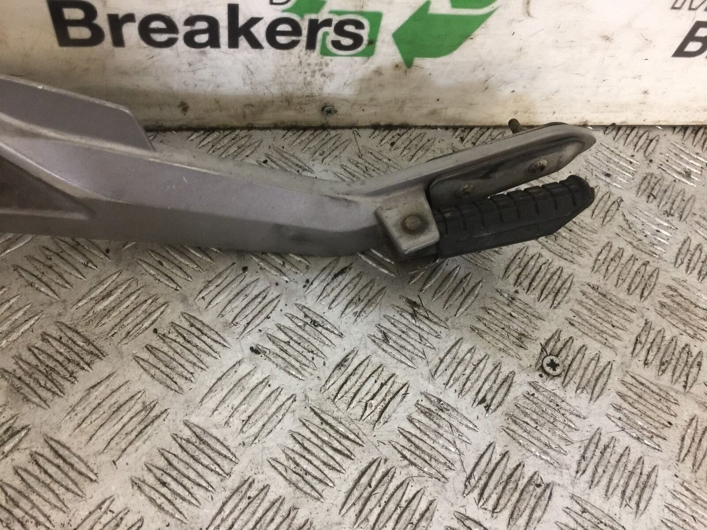 HONDA CB600 CB 600 HORNET LEFT HANGER YEAR 2000 (STOCK 731)