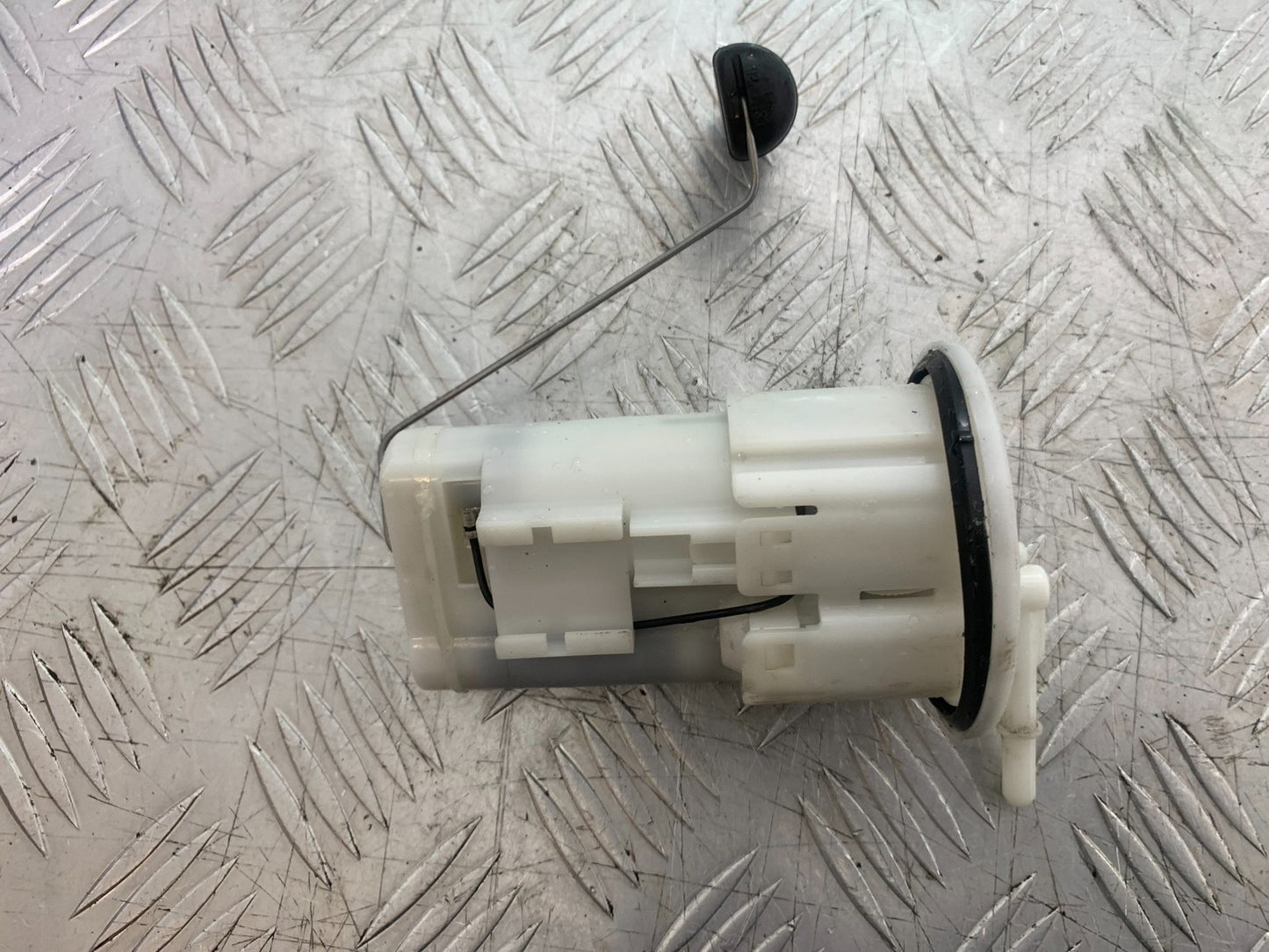YAMAHA YZF R7 PETROL PUMP YEAR 2022-2025 (CMB1255)