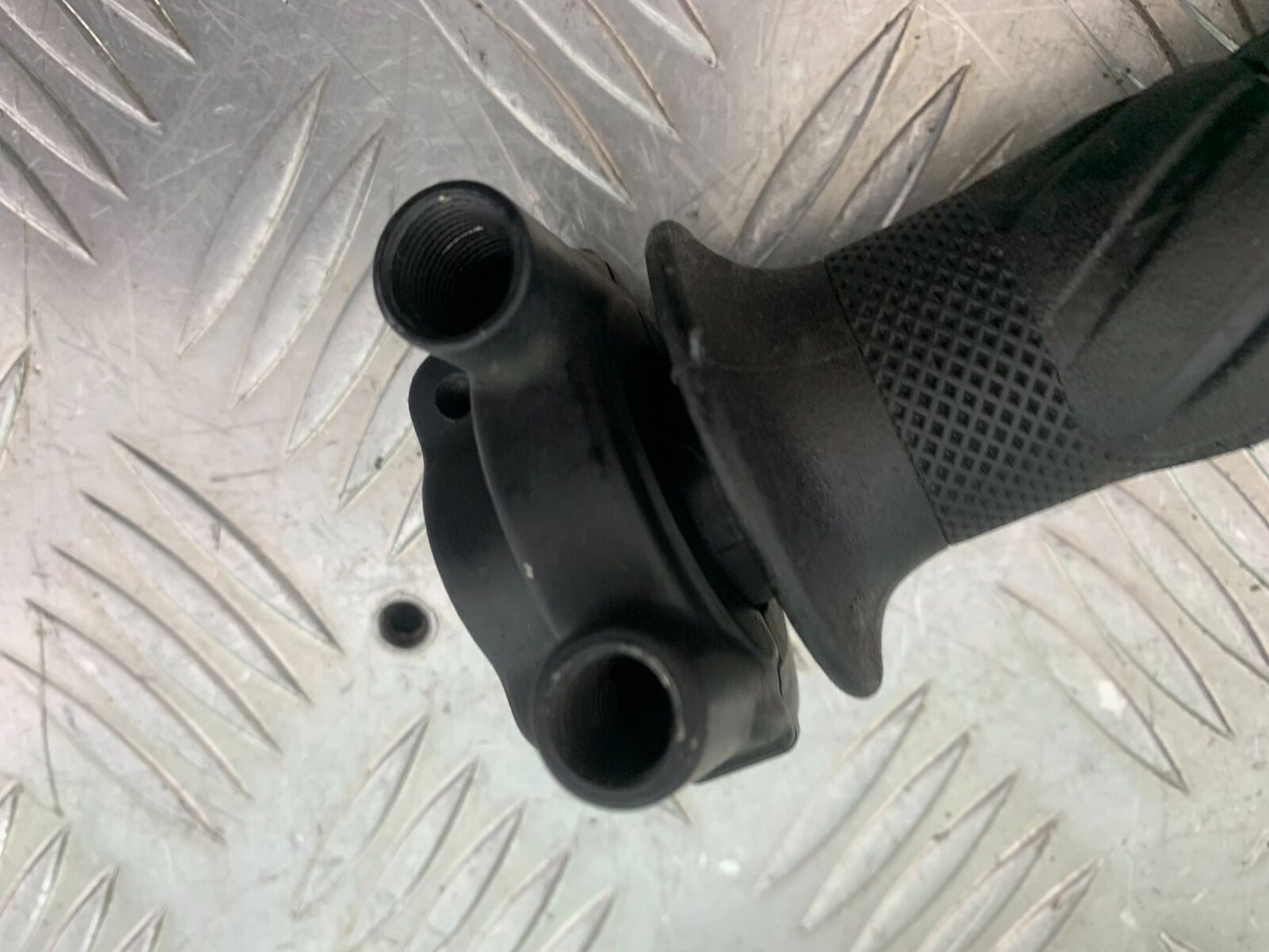 KTM 990 SUPERMOTO T THROTTLE AND GRIP YEAR 2010-2011 (CMB1032)