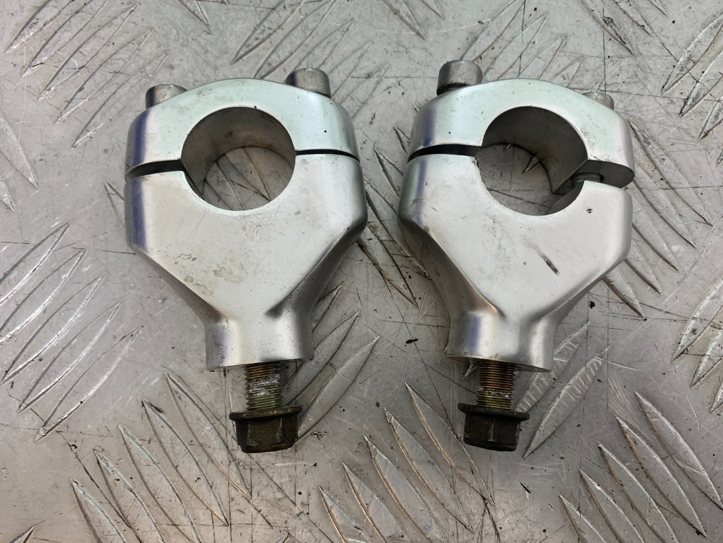 TRIUMPH SPEED TRIPLE R 1050 HANDLEBAR RISERS 2009 (CMB1183)