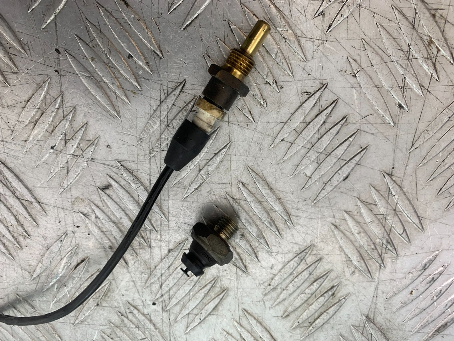 BMW R1100 RT R 1100 RT ENGINE SENSORS YEAR 1996-2001 (CMB1095)