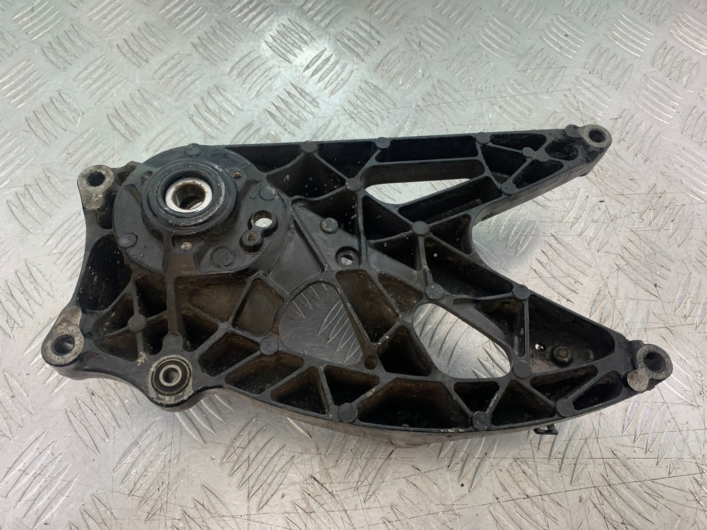 YAMAHA XMAX 125 XMAX-125 EXHAUST BRACKET YEAR 2015-2020 (CMB1266)