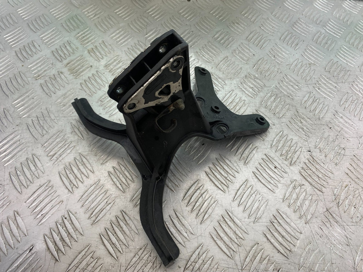 SUZUKI GSXR600 GSXR 600 SRAD FAIRING BRACKET YEAR 1997-2000 (CMB1276)