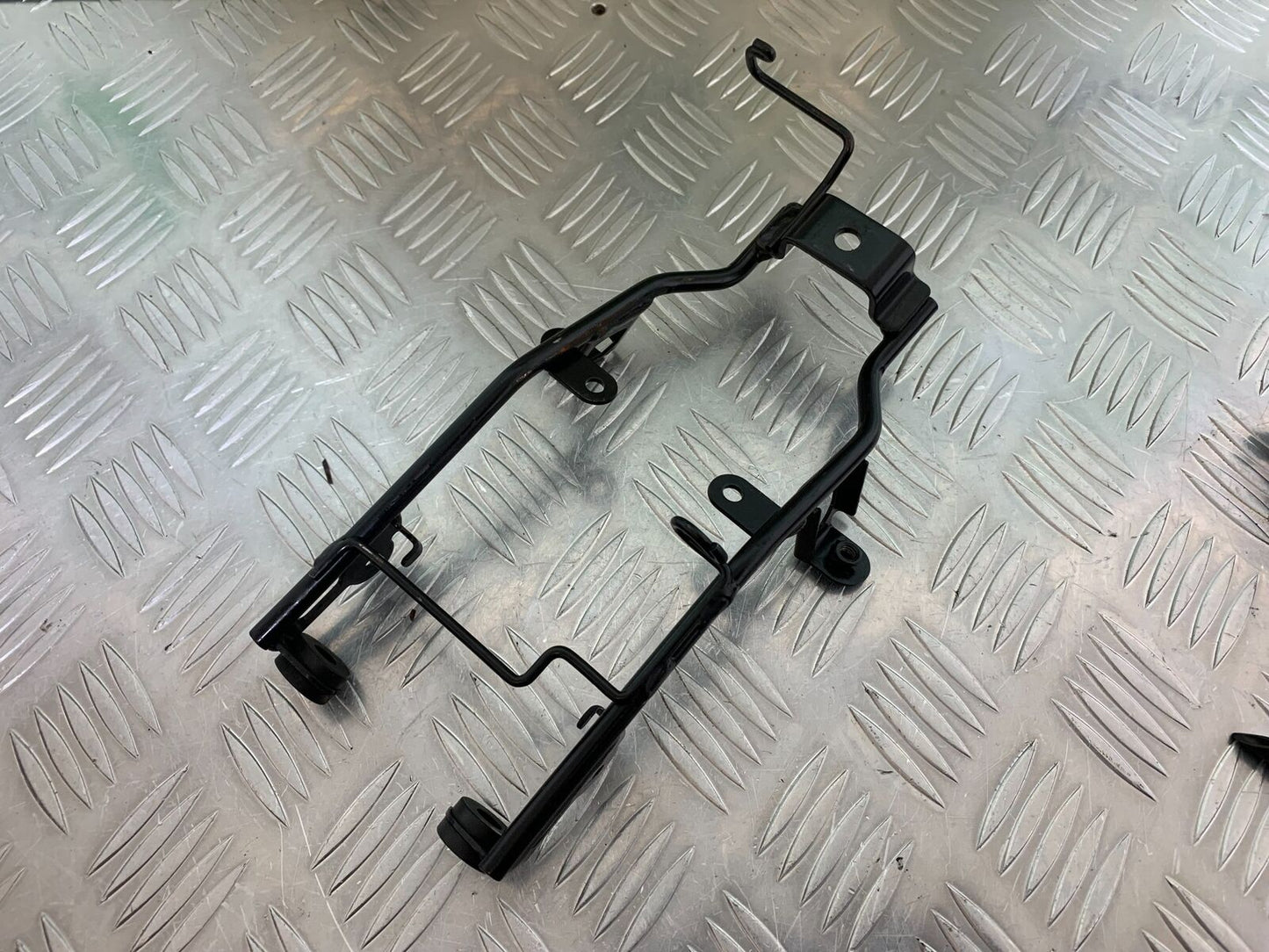 YAMAHA MT 125 MT125 HEADLIGHT BRACKET YEAR 2021-2024 ABS (CMB1010)