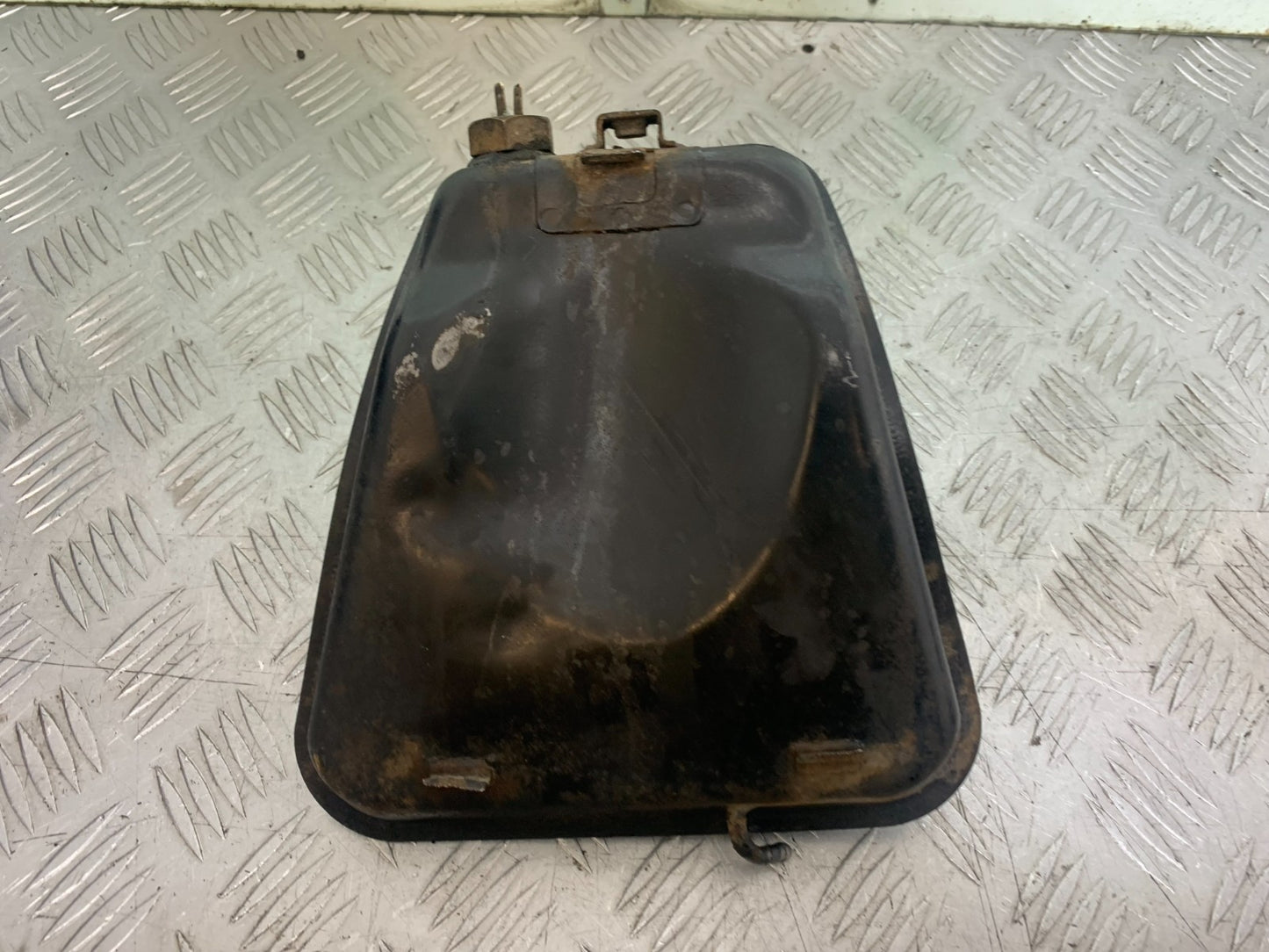 HONDA VT700 VT 700 SHADOW PETROL TANK YEAR 1984-85 (CMB1328)