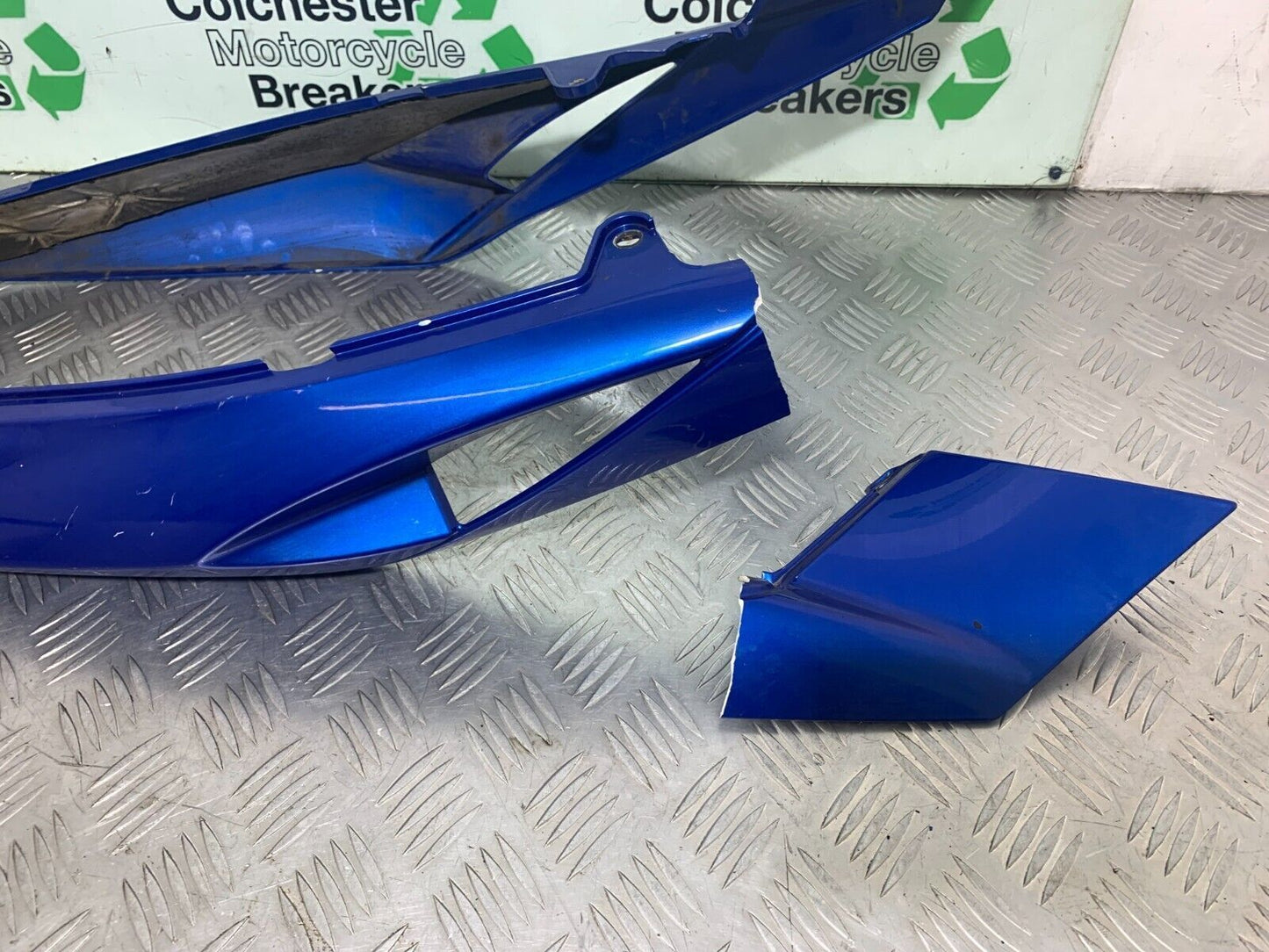 TRIUMPH 1050 SPRINT ST TAIL PIECE (BROKEN) YEAR 2004-2007 (CMB1089)