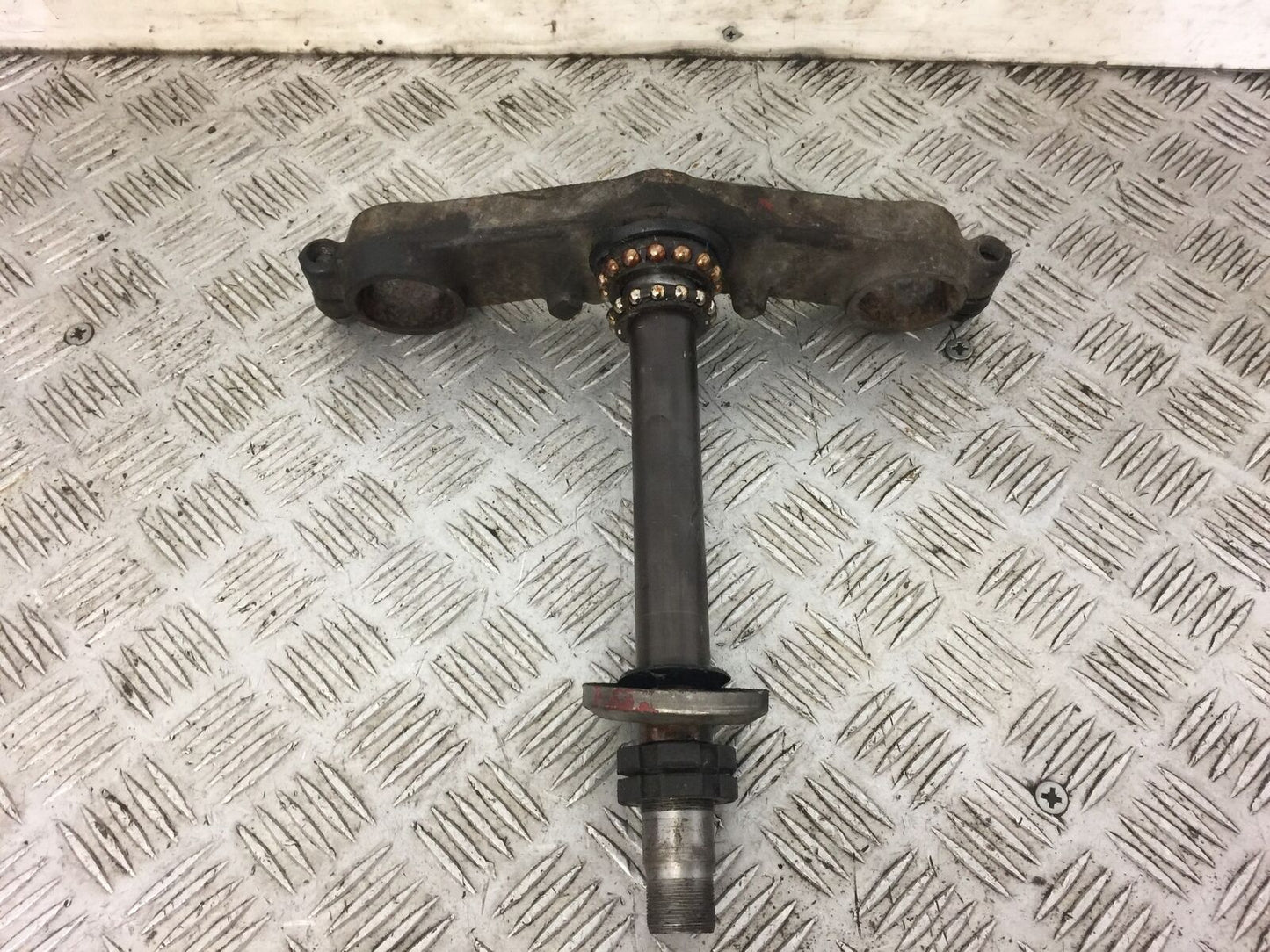 YAMAHA XJ900 XJ 900 DIVERSION BOTTOM YOKE YEAR 1994-2002 (STOCK 488)