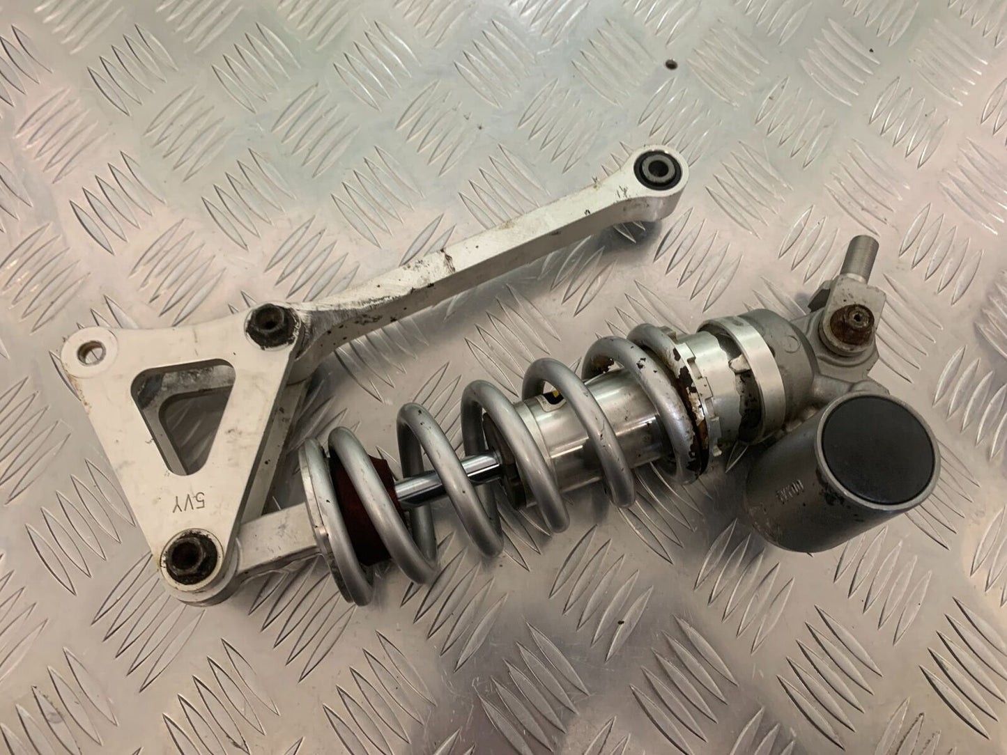 YAMAHA YZF R1 5VY REAR SHOCK YEAR 2004-2006 (STOCK 953)