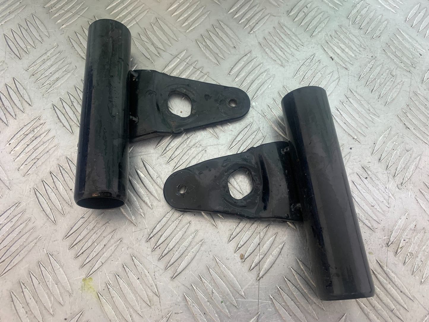 KAWASAKI GT550 GT 550 HEADLIGHT BRACKETS YEAR 1984-87 (CMB1141)