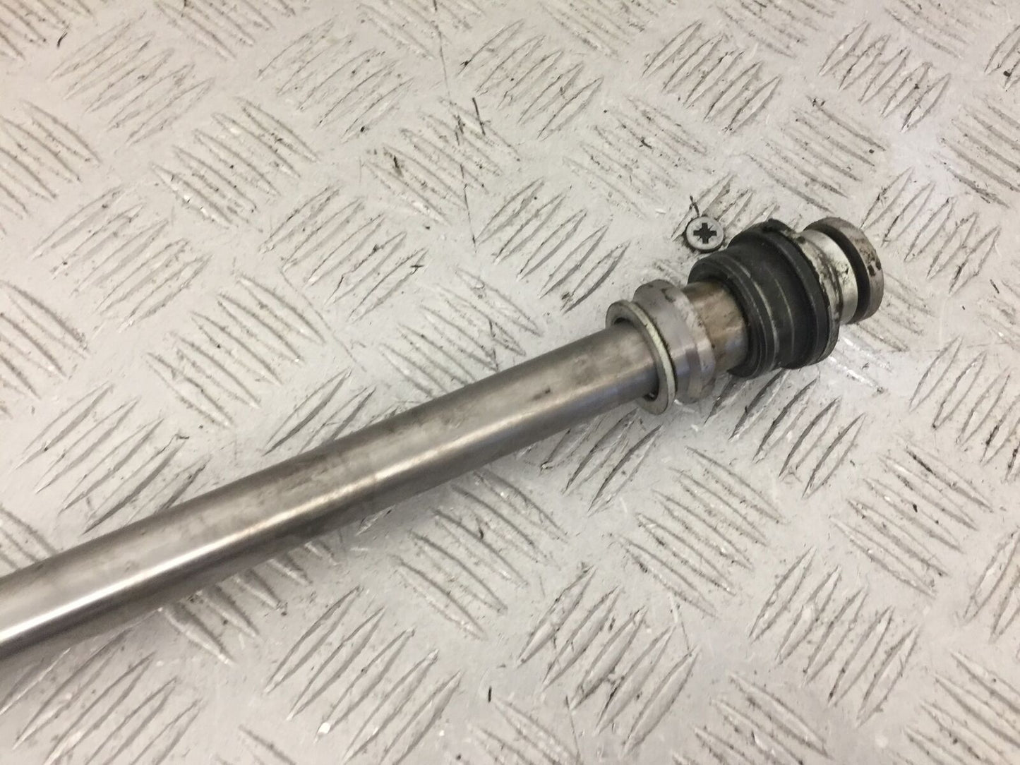 KAWASAKI NINJA 1000 SX Z1000SX REAR WHEEL SPINDLE YEAR 2019 (STOCK 830)