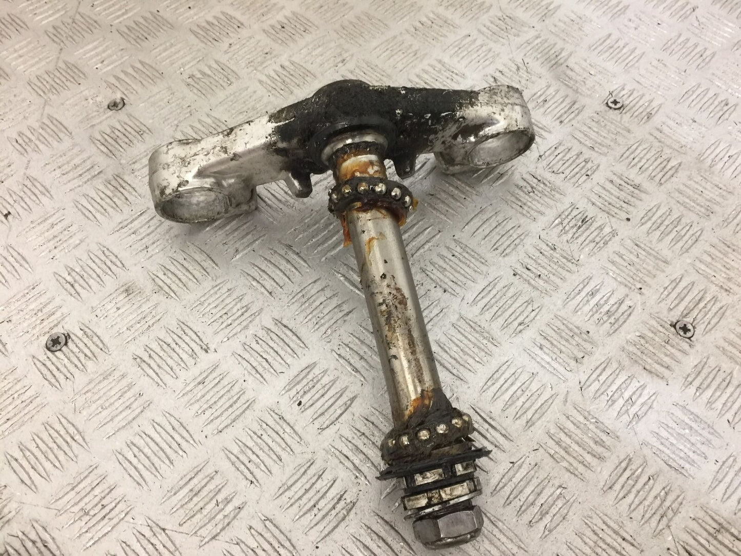 YAMAHA R6 5EB BOTTOM YOKE YEAR 1999-2002 (STOCK 823)