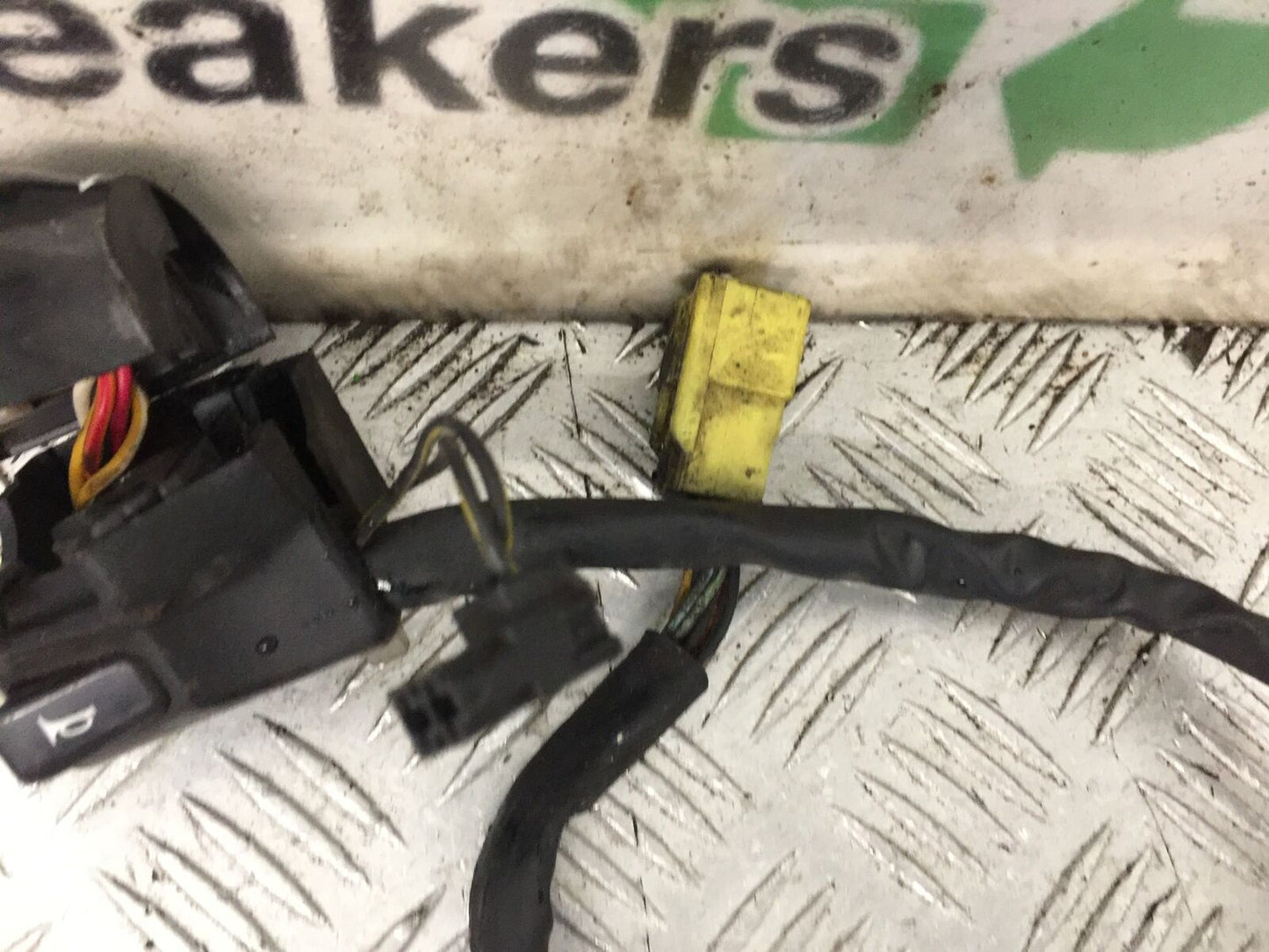 SUZUKI GS500 GS 500 LEFT SWITCH GEAR YEAR 2004-09 (STOCK 882)