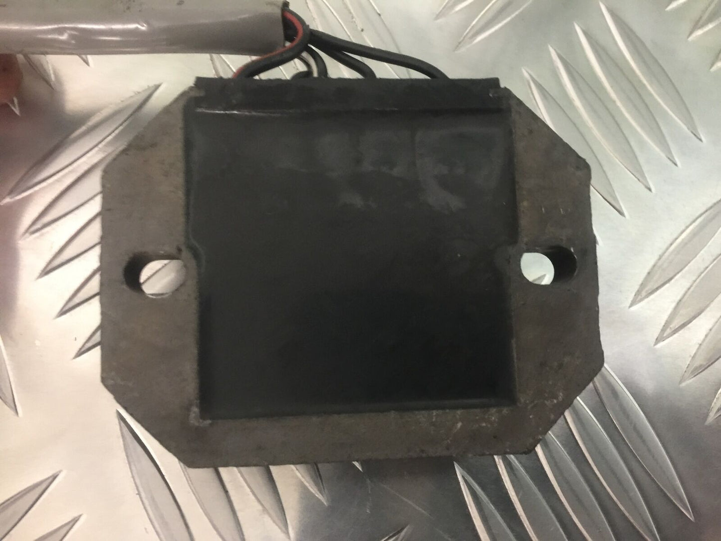 SUZUKI SV650 SV 650 REGULATOR YEAR 1999-2002 (STOCK 919)