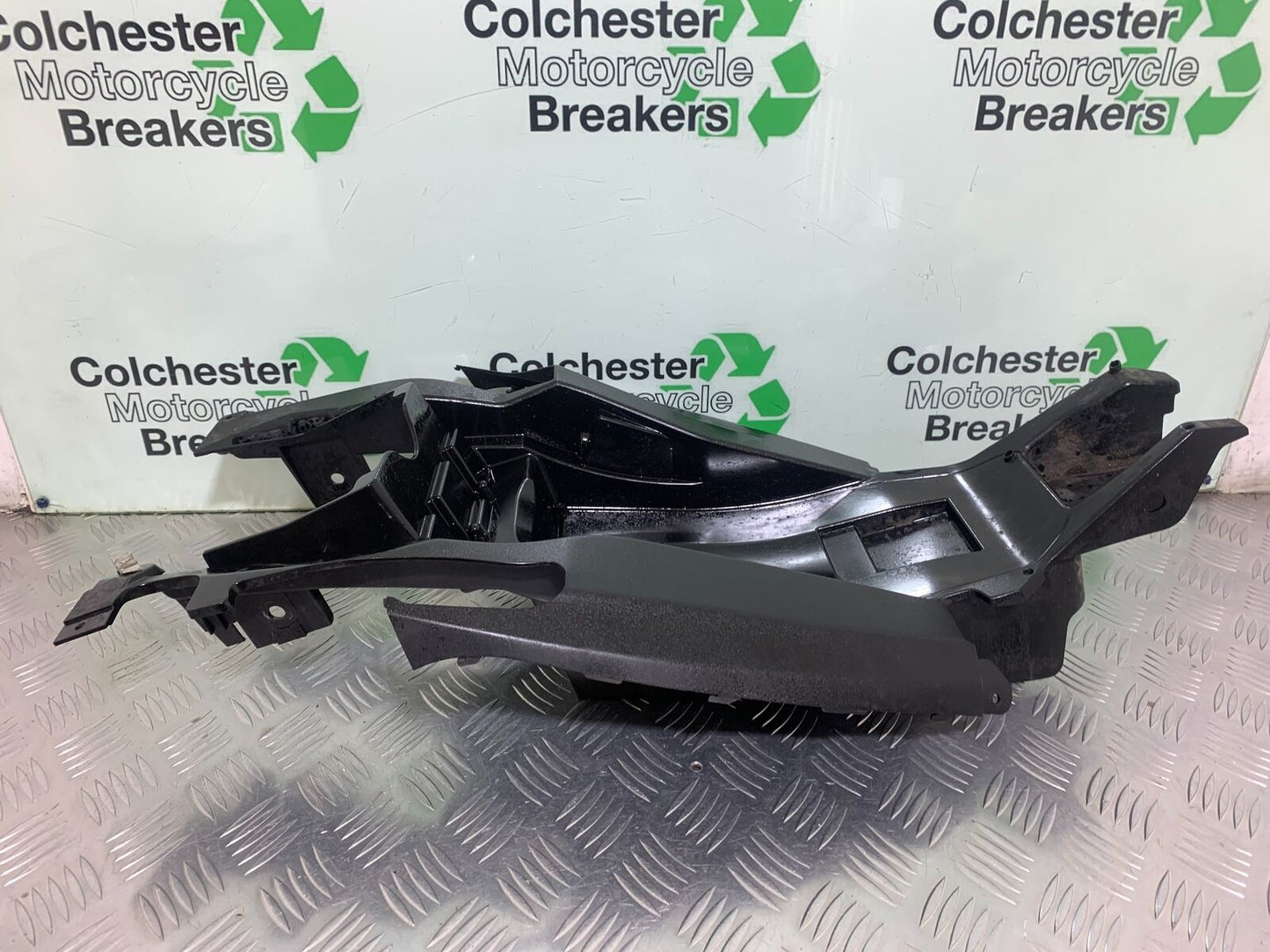 SUZUKI DL 650 V-STROM UNDERTRAY YEAR 2016 (STOCK 996)