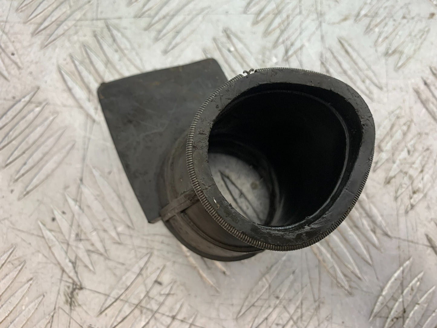 KAWASAKI KLR250 KLR 250 AIRBOX RUBBER YEAR 1984-2001 (CMB1225)