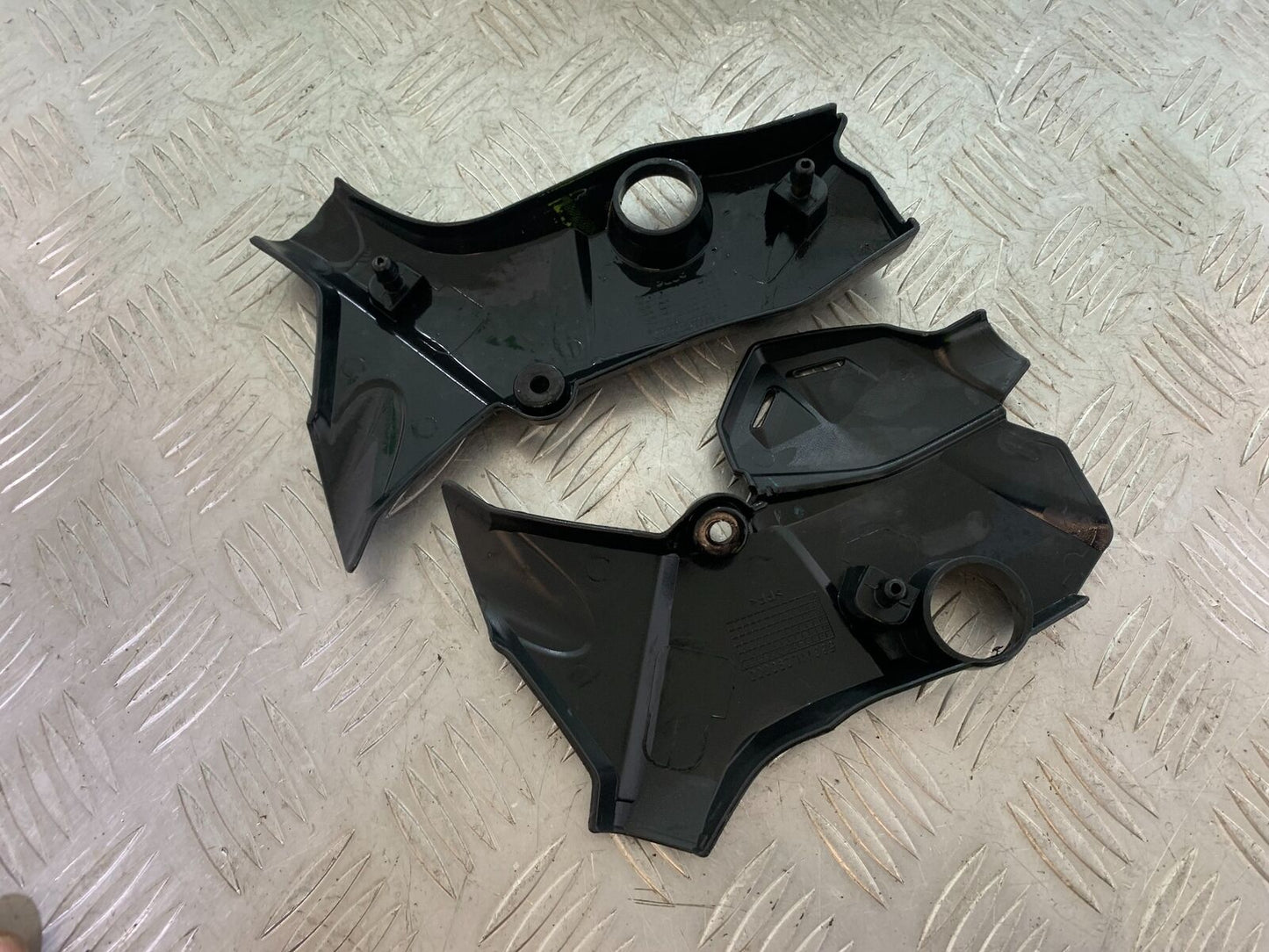 BENELLI BN125 BN 125 LEFT AND RIGHT SIDE INFILLS YEAR 2018-2021 (CMB1080)