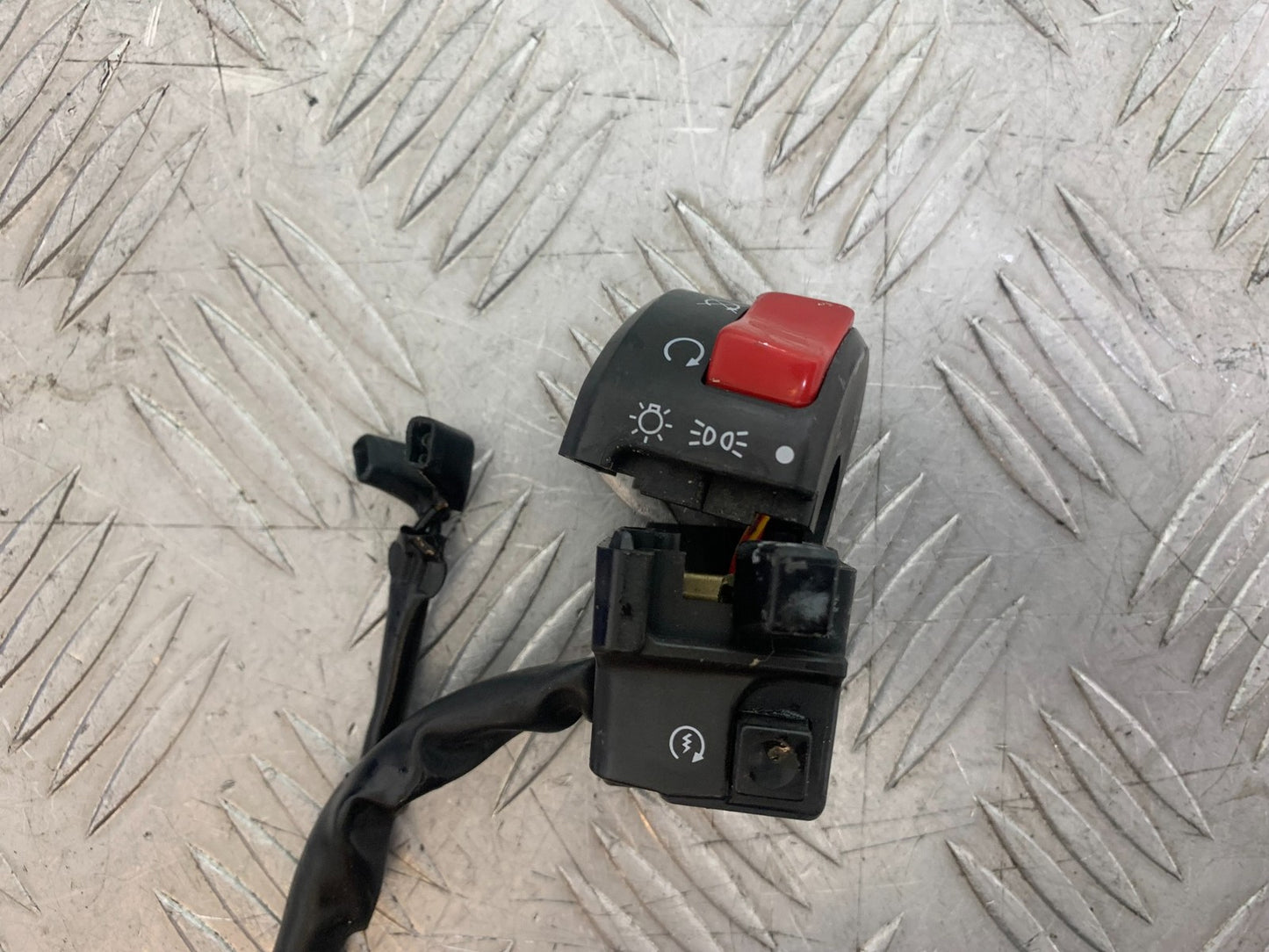 KAWASAKI ZX9R ZX9 E1 RIGHT SWITCH GEAR YEAR 2000-01 (CMB1171)