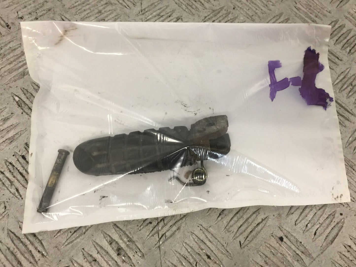 DUCATI MONSTER S4 916 FRONT LEFT PEG YEAR 2001 STOCK (755)