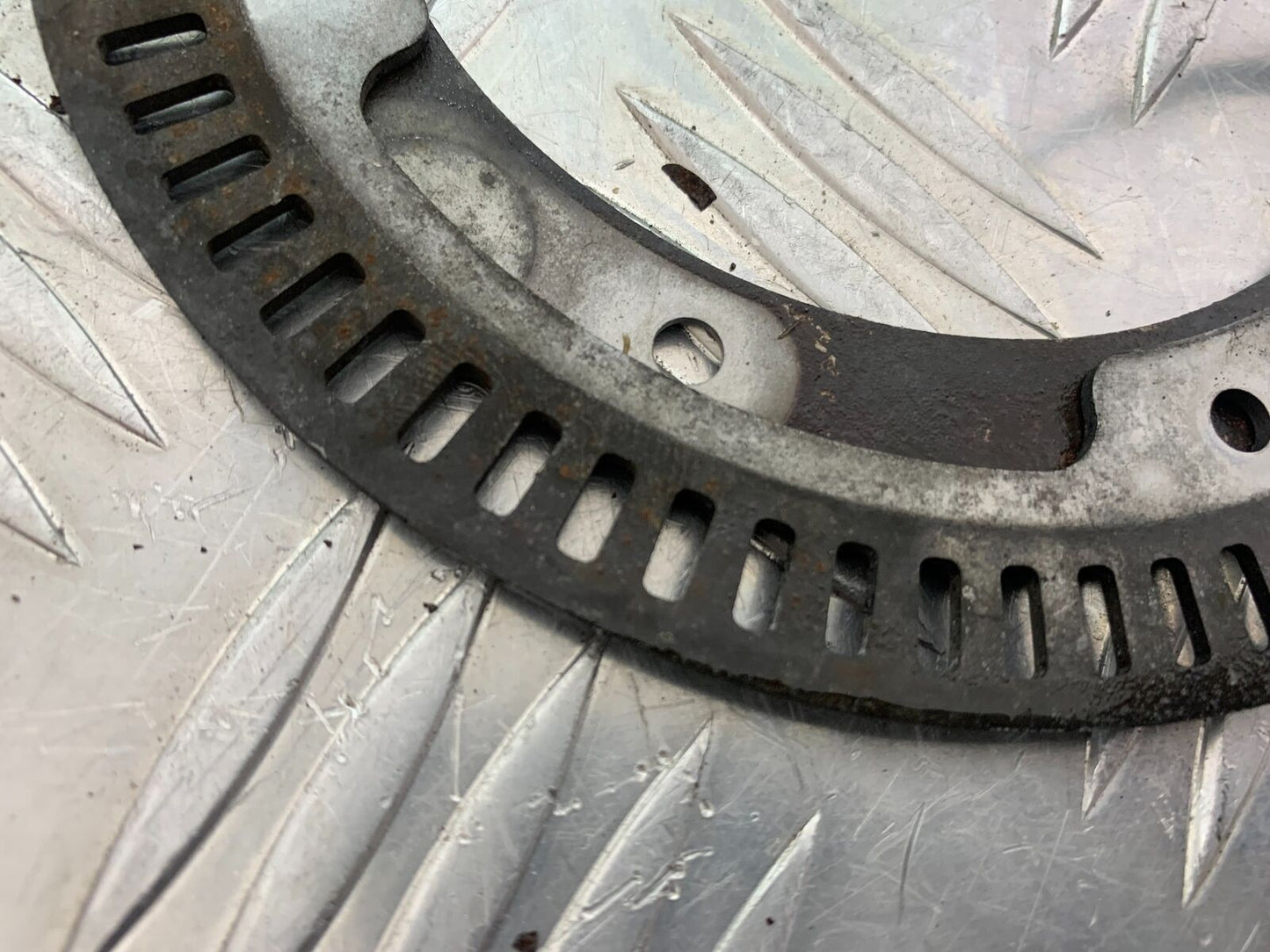 TRIUMPH TIGER 800 XC REAR ABS RING YEAR 2011-2014 (CMB1022)