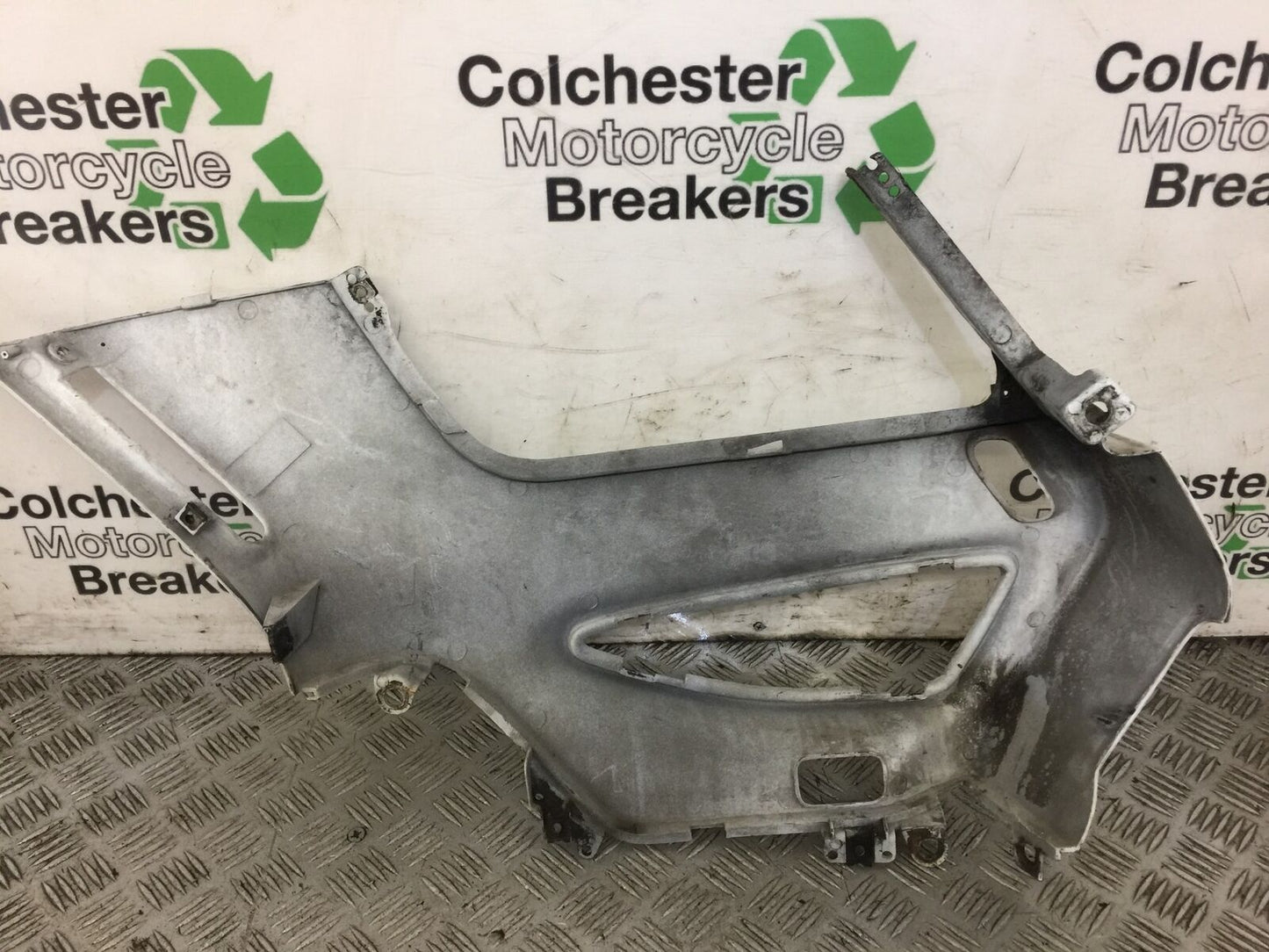 HONDA ST1100 ST 1100 PAN EUROPEAN MIDDLE FAIRING YEAR 1992-1996 (STOCK 605)
