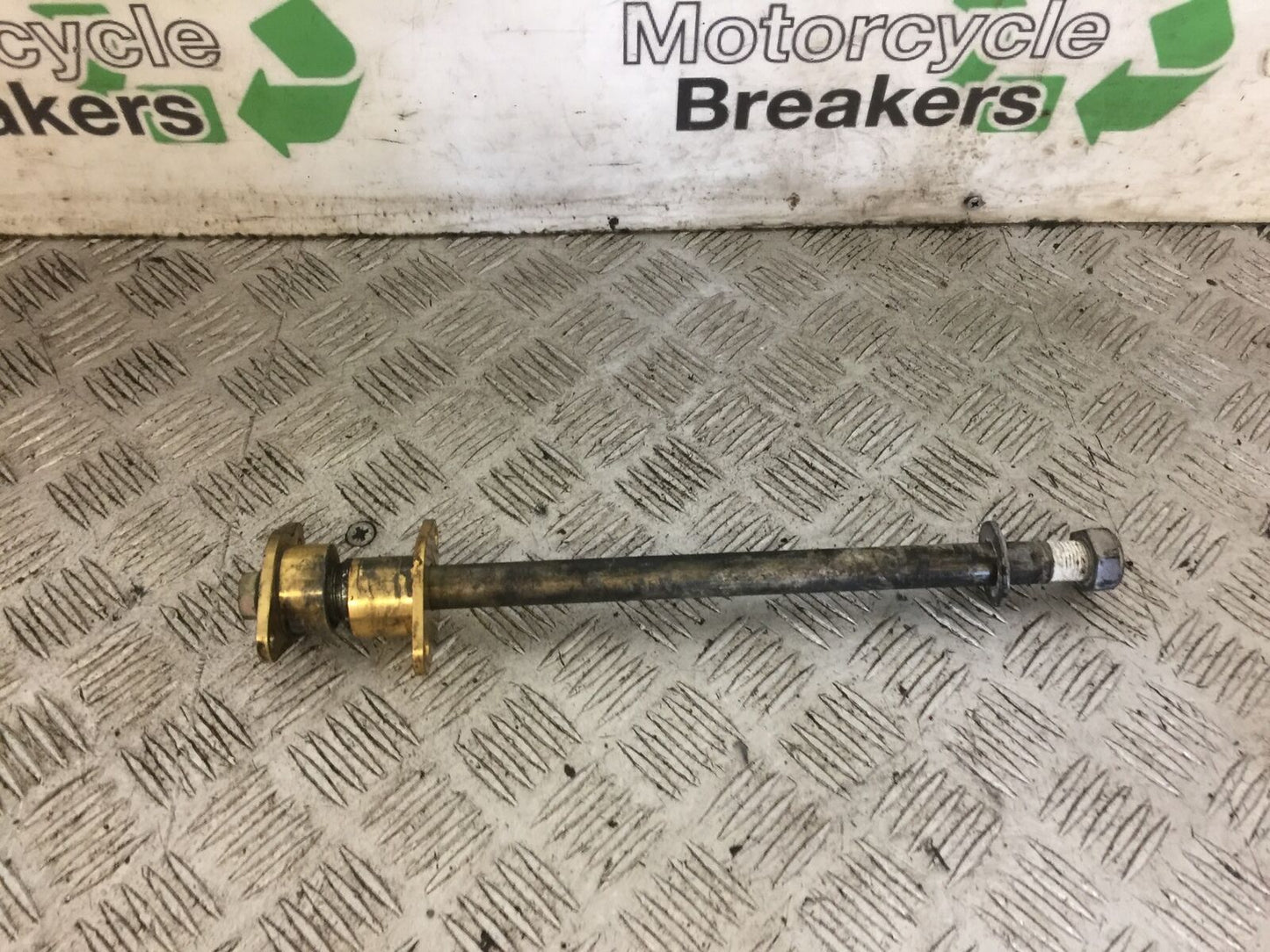 TRIUMPH 675 STREET TRIPLE SWINGARM SPINDLE 2008-2012 (STOCK 736)