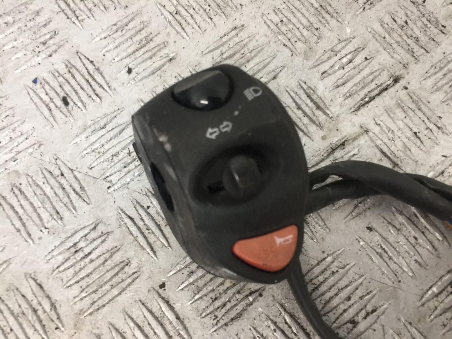 PEUGEOT GEOPOLIS 125 LEFT SWITCH GEAR YEAR 2011 (STOCK 887)