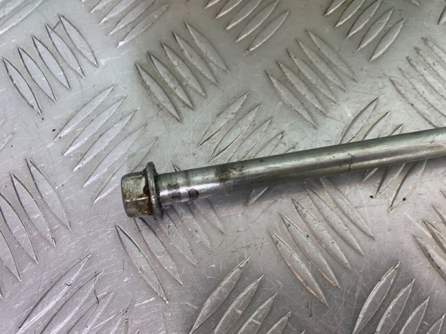 SINNIS TERRAIN 125 SWINGARM SPINDLE YEAR 2024 (CMB1072)
