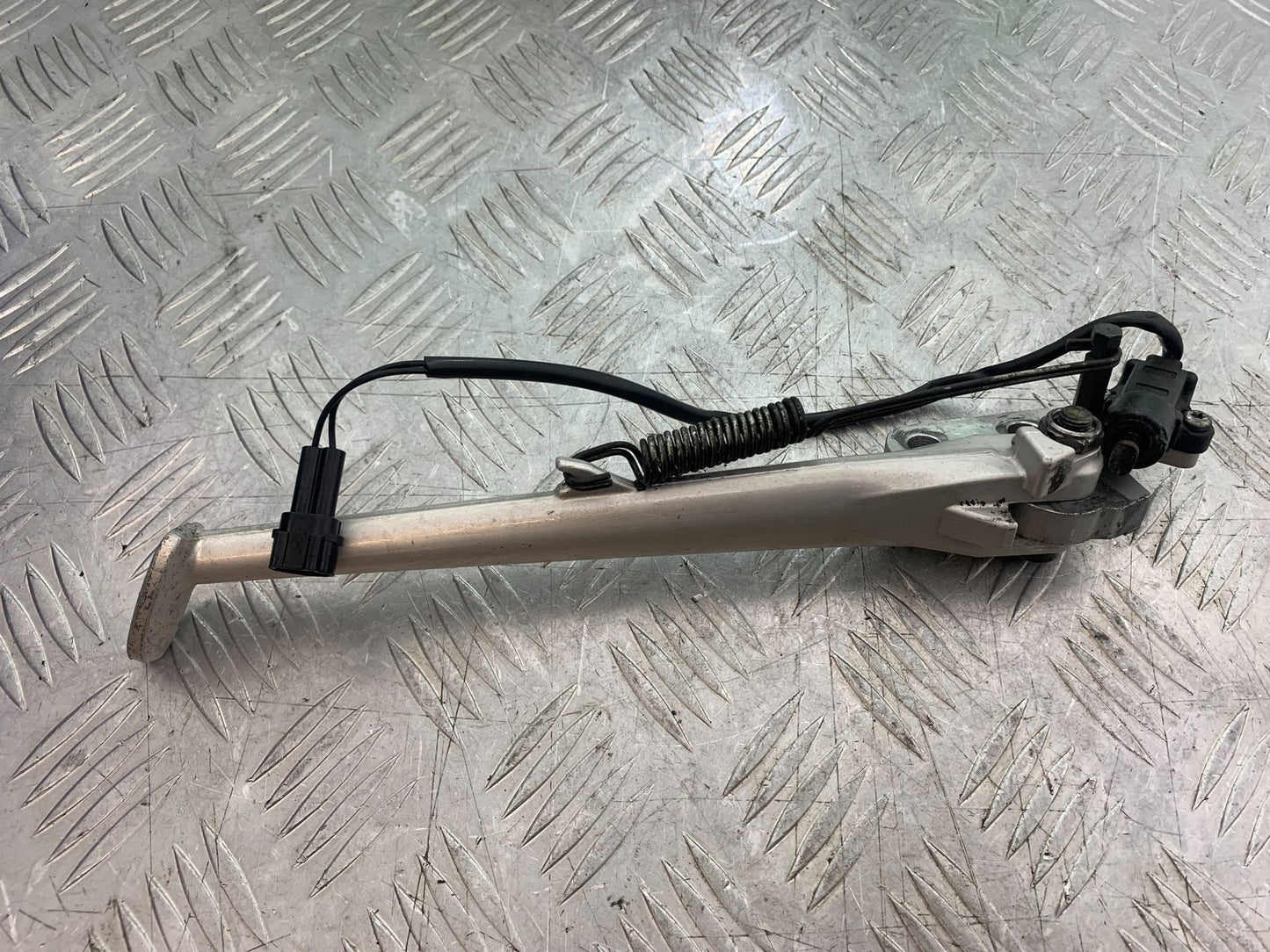 TRIUMPH 675 STREET TRIPLE R SIDE STAND YEAR 2013 - 2016 (CMB1221)