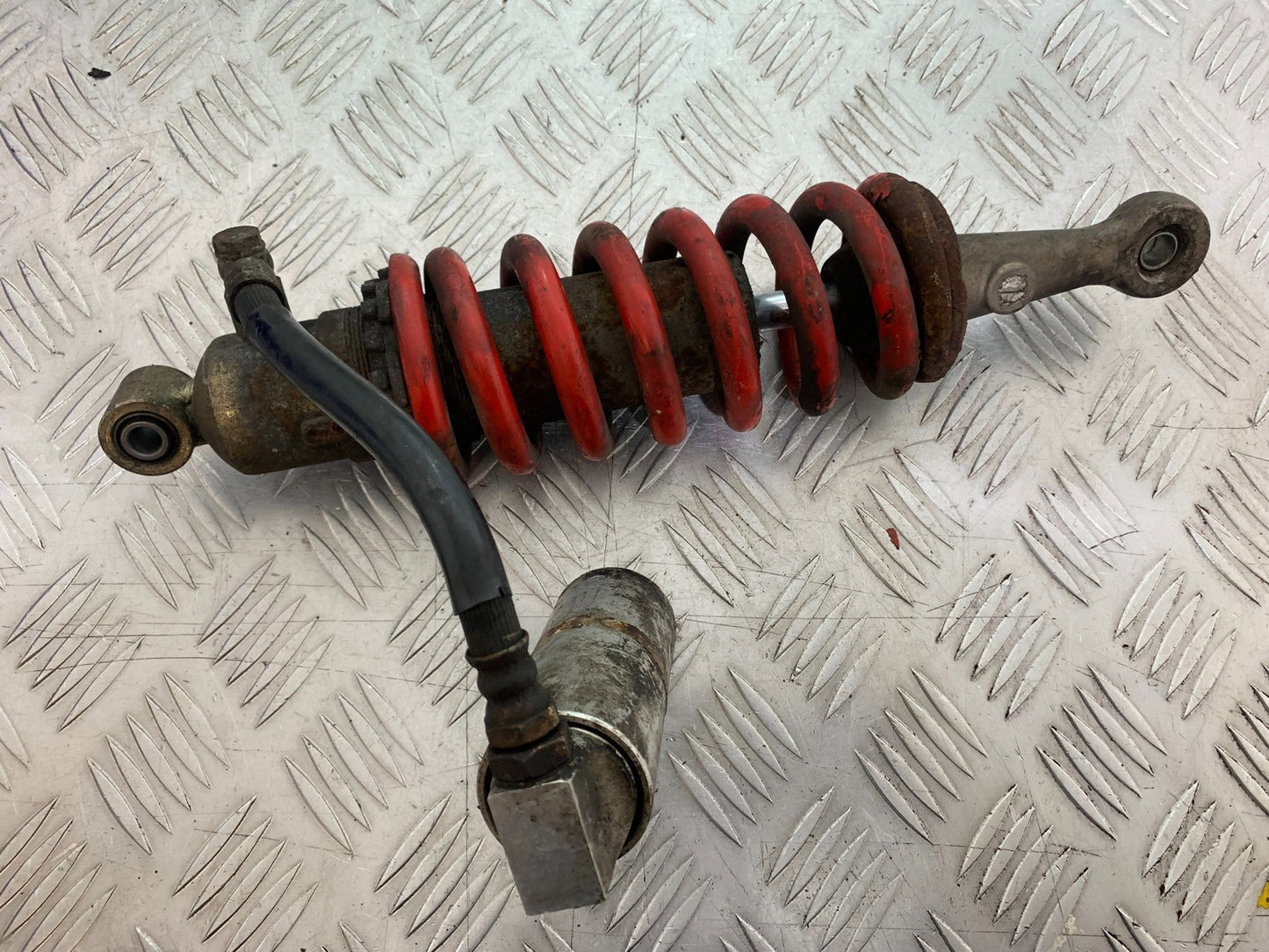 TRIUMPH T509 SPEED TRIPLE REAR SHOCK YEAR 1997-1998 (CMB1144)