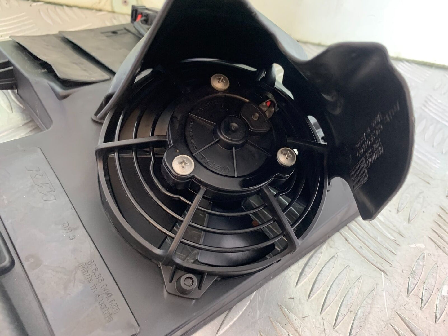 KTM 990 SUPERMOTO T RADIATOR FAN YEAR 2010-2011 (CMB1067)